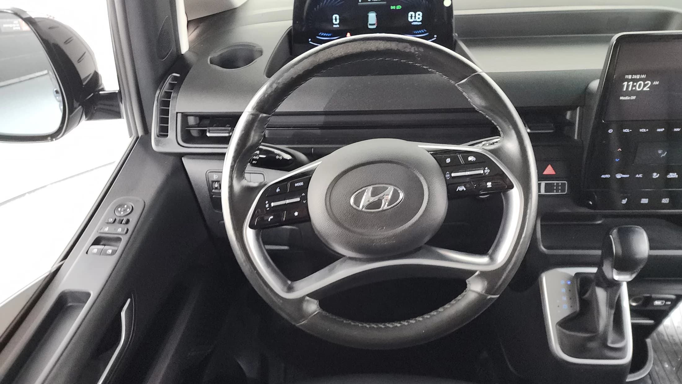 Hyundai Staria Tourer 9-Seater Modern, 2021 г. 91563 км. — фото 13