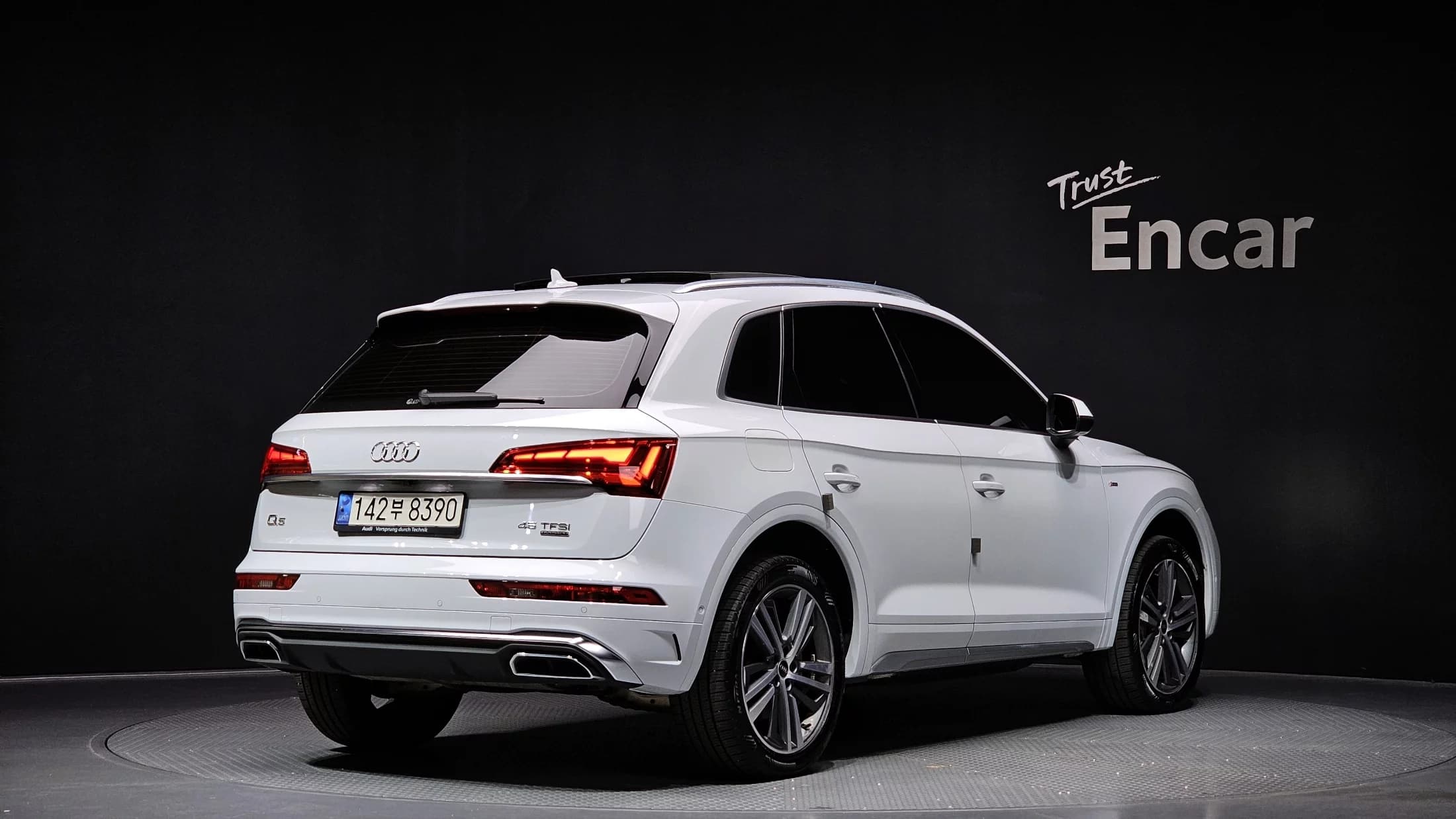 Audi Q5 45 TFSI Quattro Premium, 2022 г. 47438 км. — фото 2