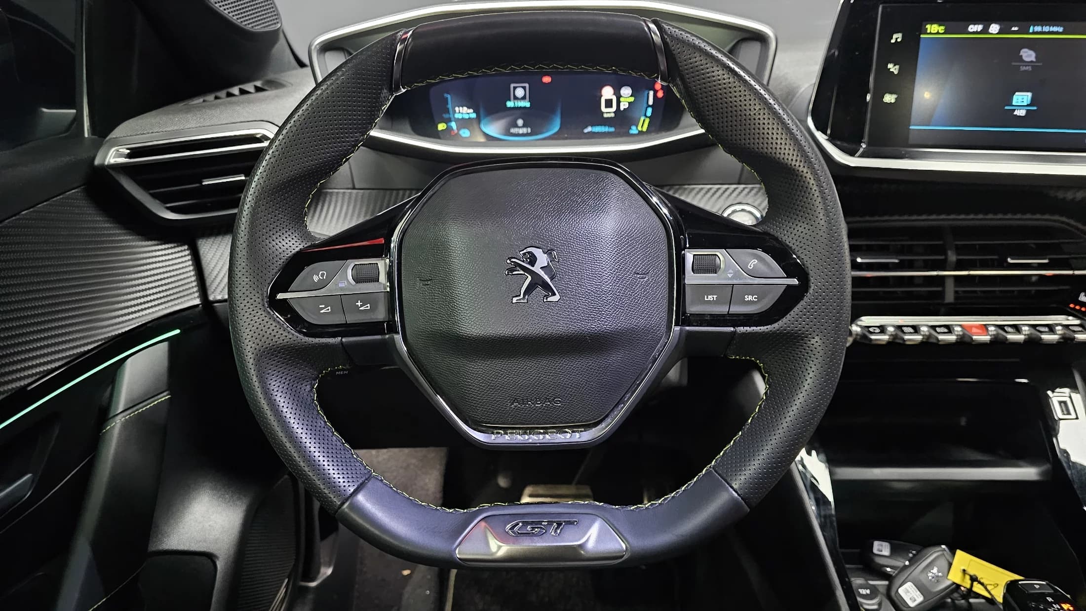 Peugeot 2008 EV GT, электромобиль, 2022 г. 48658 км. — фото 13