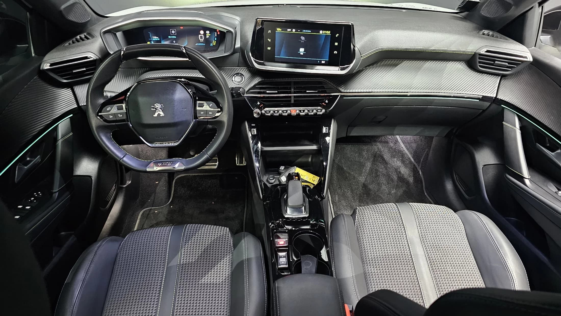 Peugeot 2008 EV GT, электромобиль, 2022 г. 48658 км. — фото 7