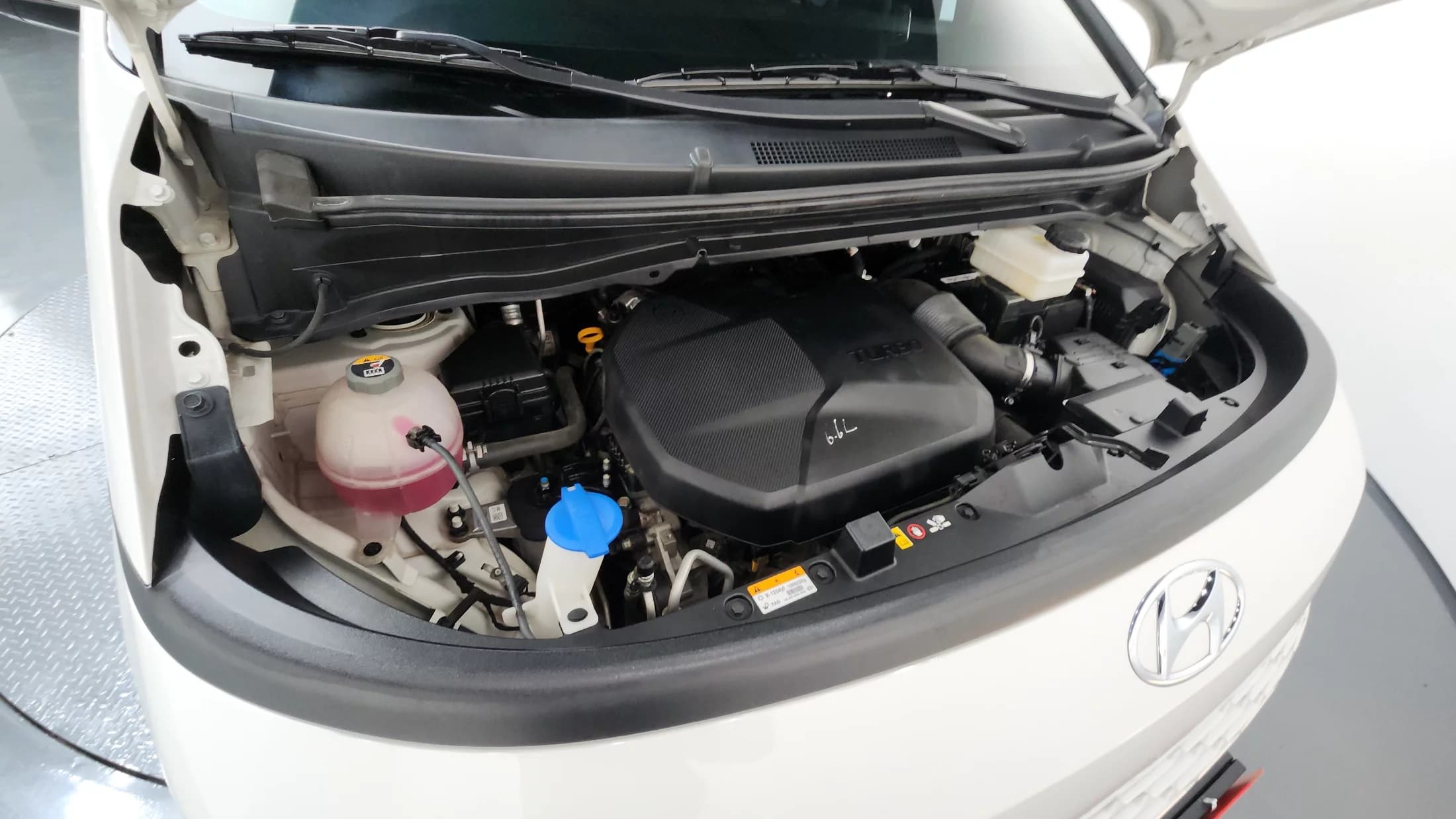 Hyundai Staria 4WD Tourer 9-Seater Modern, 2022 г. 75259 км. — фото 6