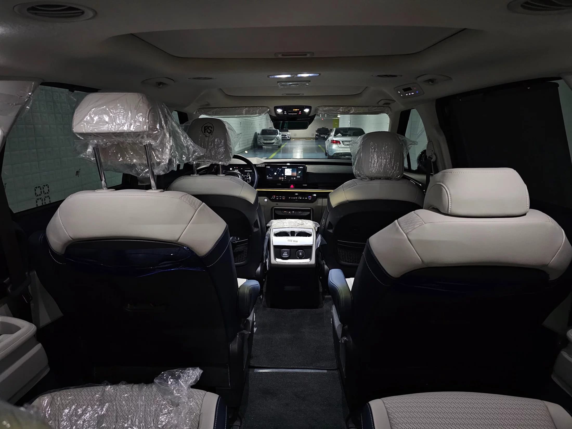 Kia Carnival HEV 9seater Gravity, гибрид, 2024 г. 15083 км. — фото 18