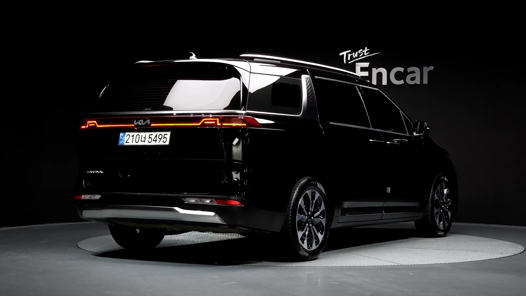 Kia Carnival 7-Seater Signature, 2022 г. 81293 км. — фото 2