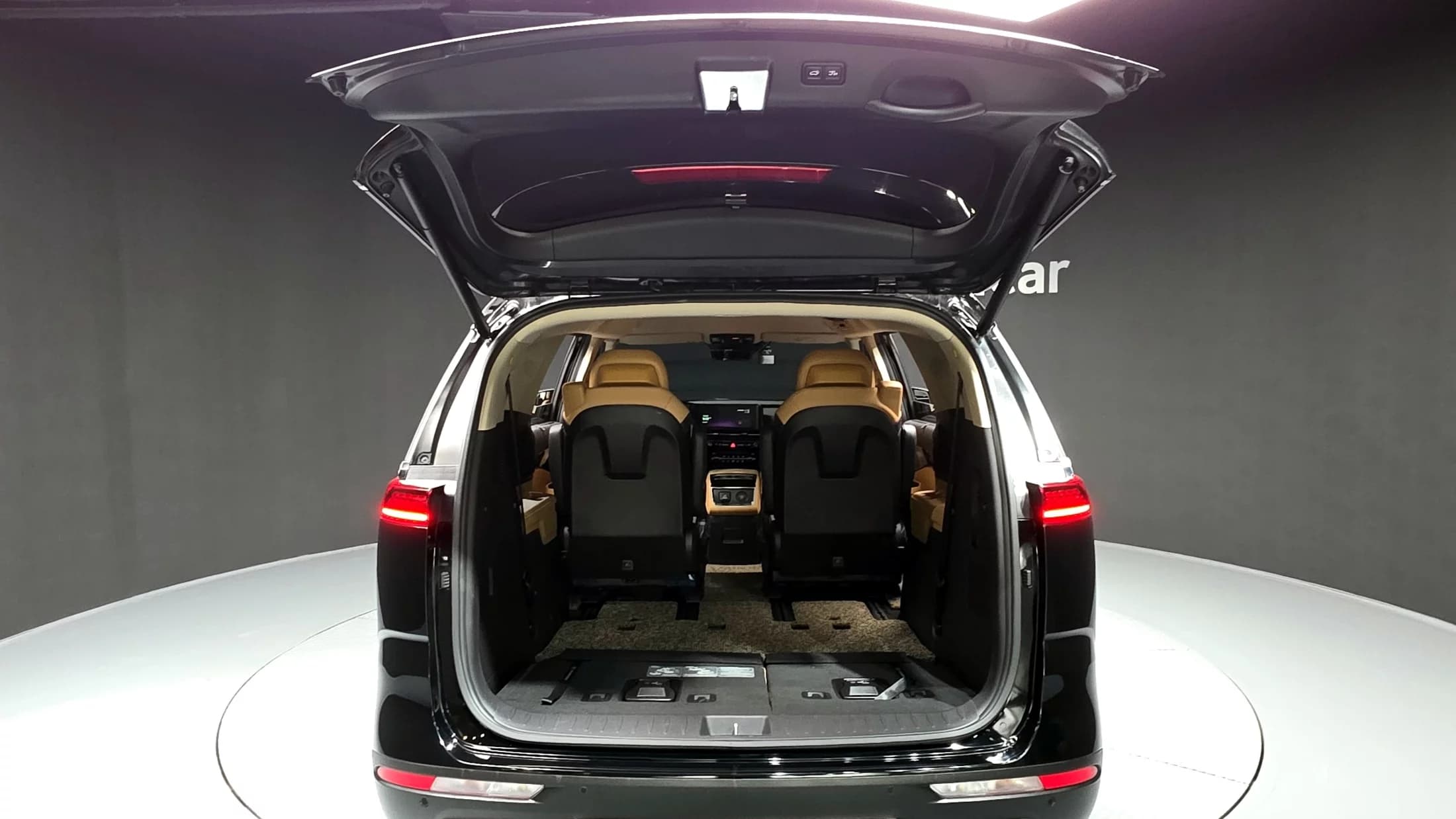 Kia Carnival 7-Seater Signature, 2022 г. 81293 км. — фото 20