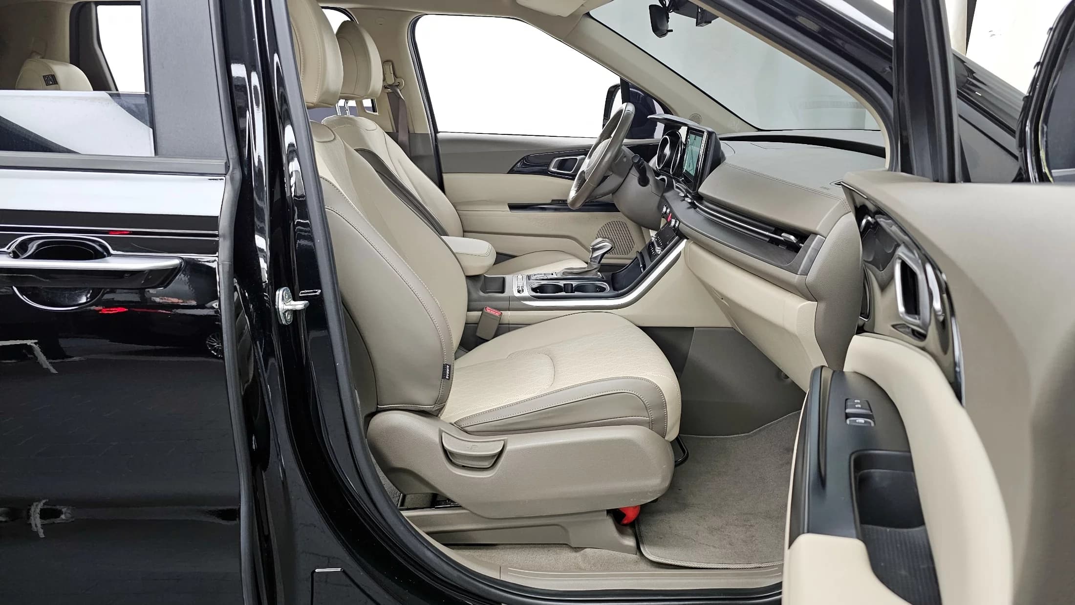 Kia Carnival 11-Seater Prestige, 2022 г. 77295 км. — фото 11