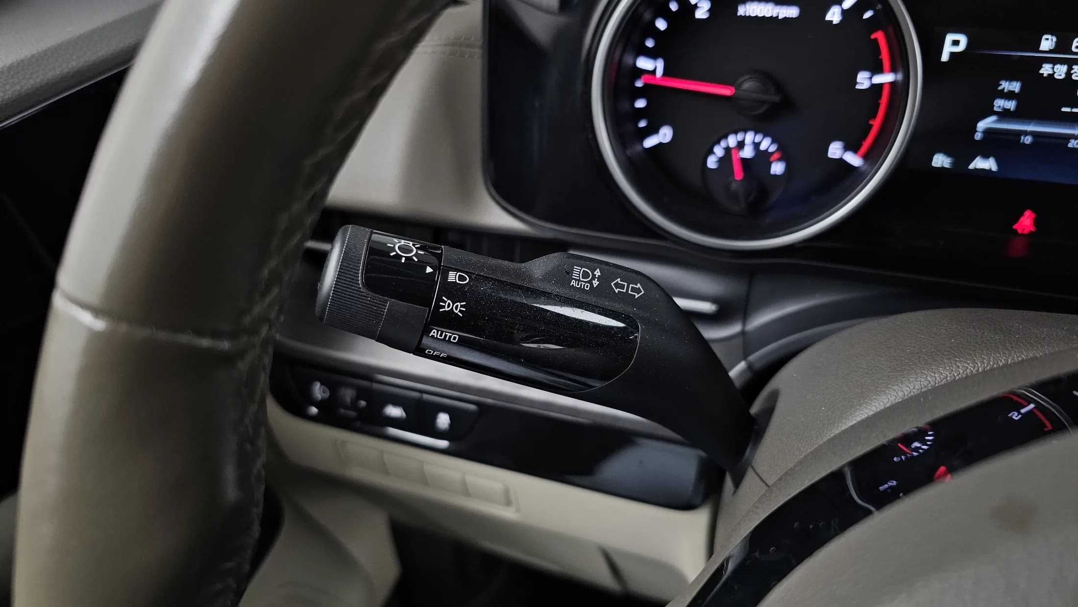Kia Carnival 11-Seater Prestige, 2022 г. 77295 км. — фото 17