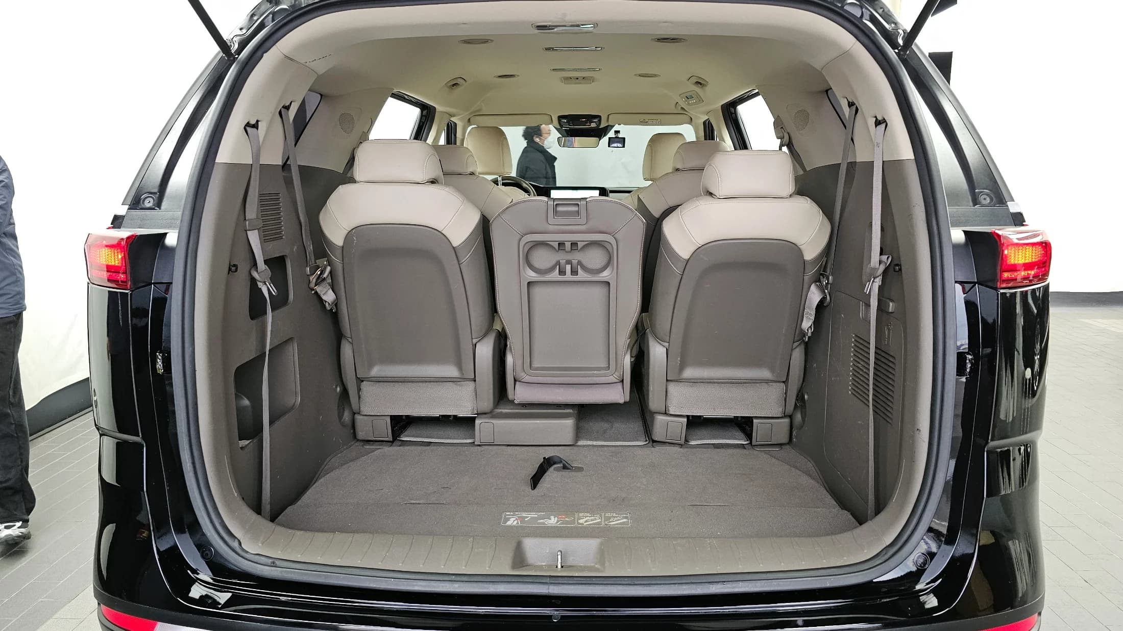 Kia Carnival 11-Seater Prestige, 2022 г. 77295 км. — фото 20