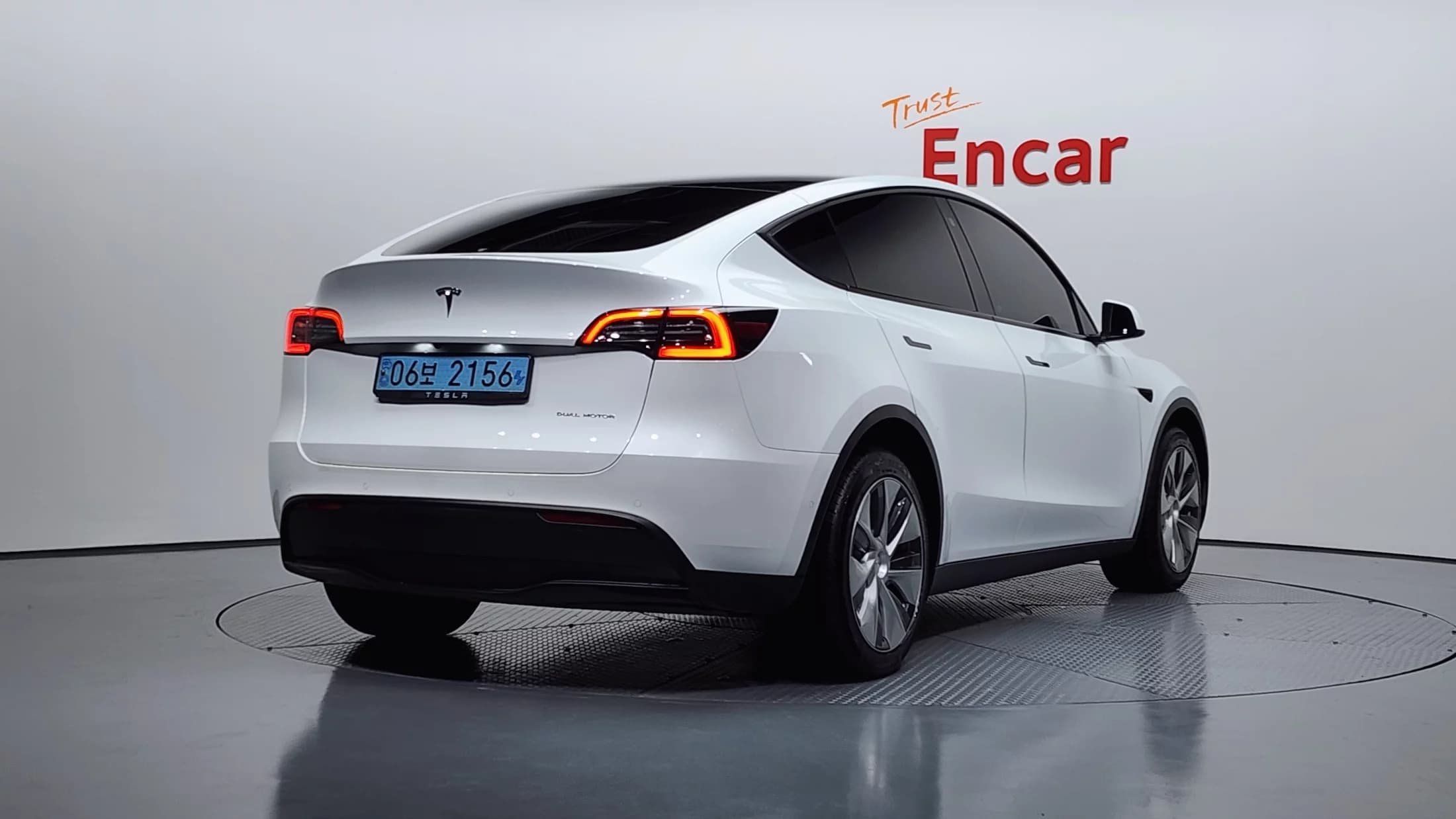 Tesla Model Y Long Range, электромобиль, 2022 г. 14745 км. — фото 2