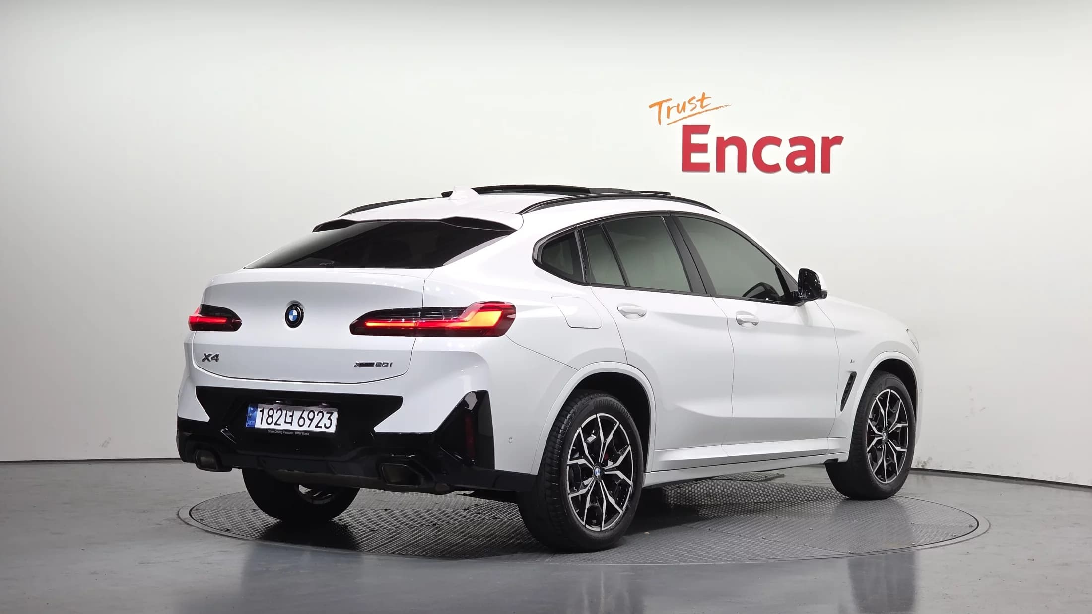 BMW X4 xDrive20i M Sports Pro, 2023 г. 30674 км. — фото 2