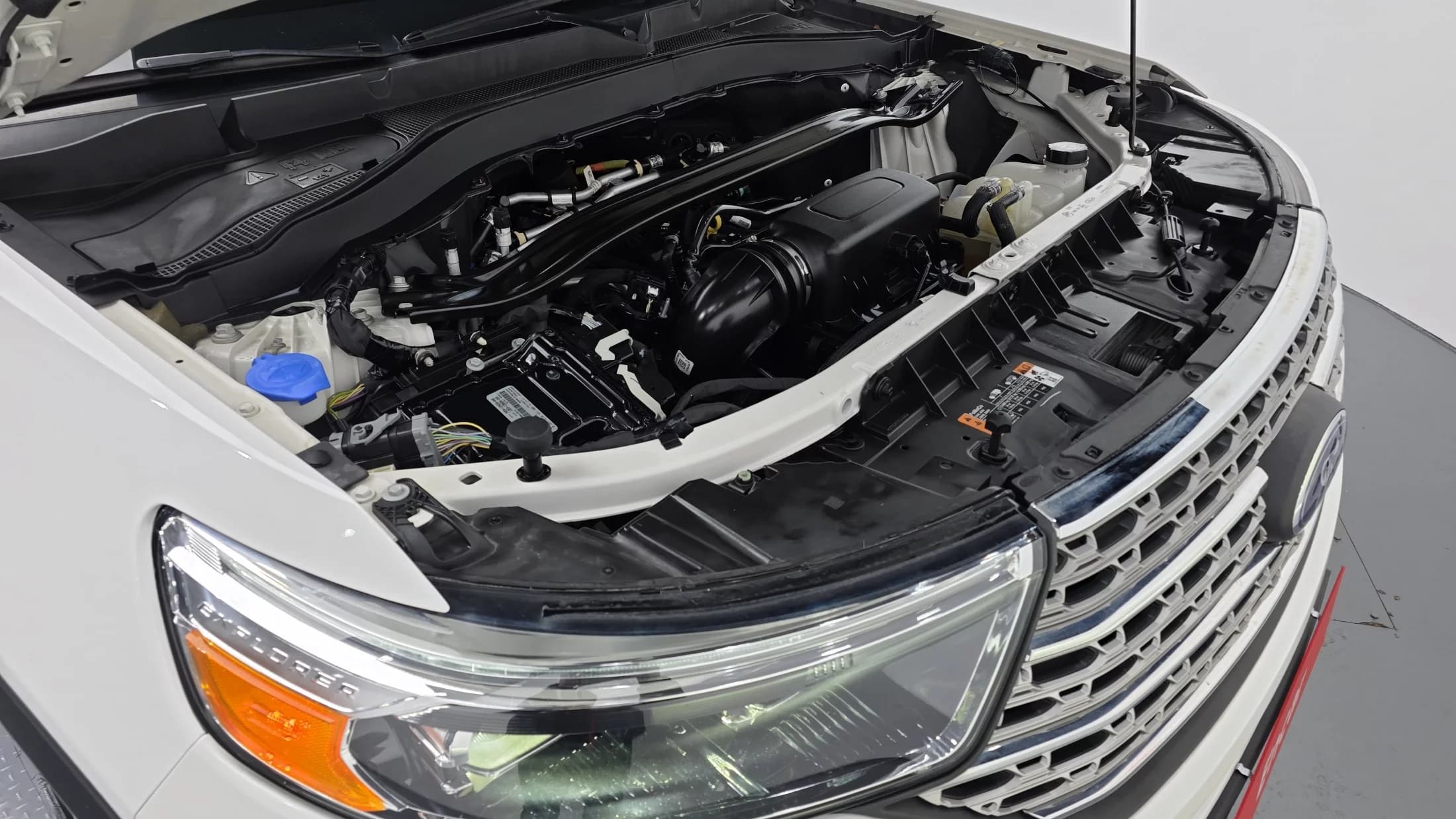 Ford EXPLORER 2.3 LimIted 4WD, 2022 г. 60741 км. — фото 6