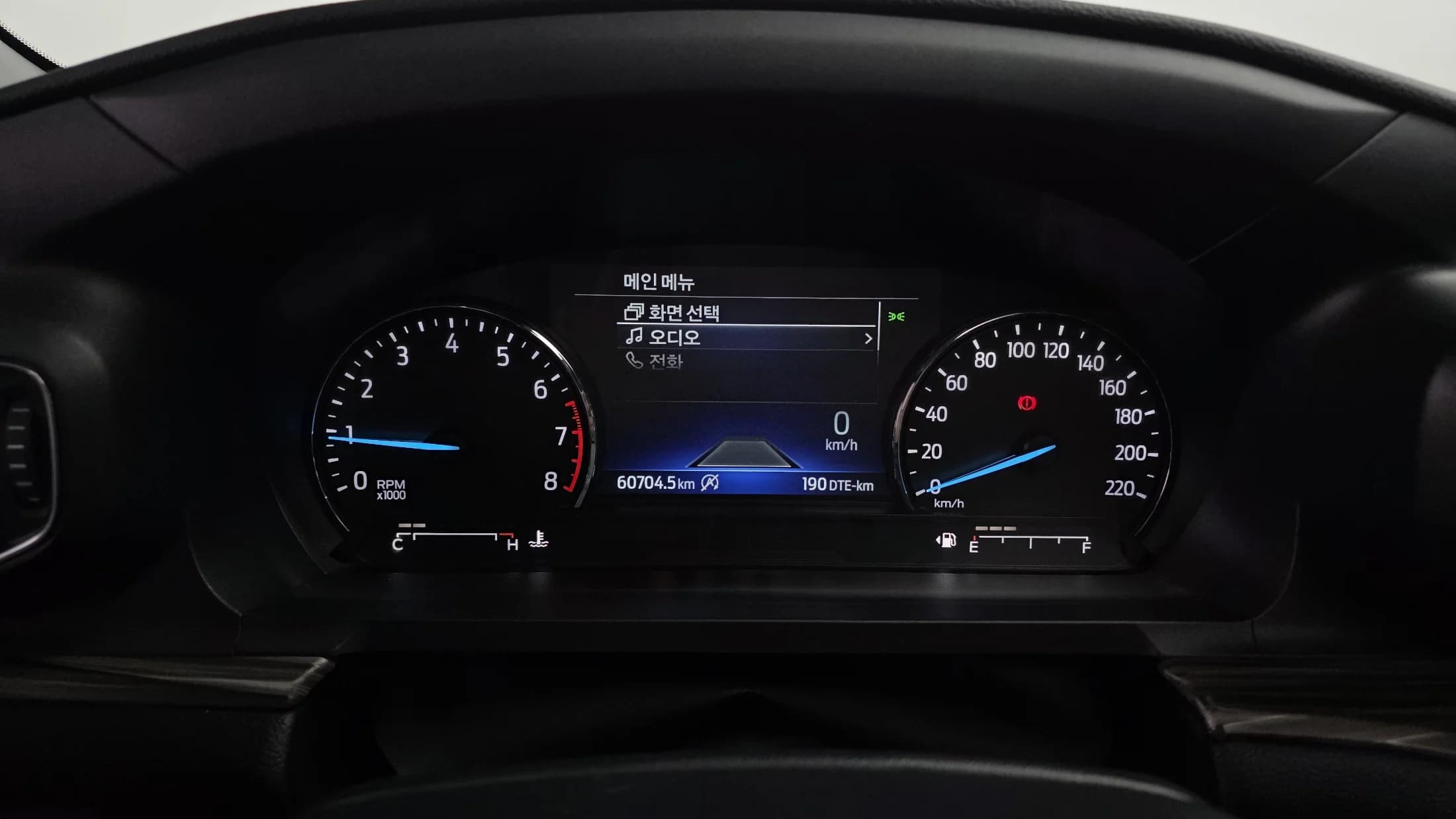 Ford EXPLORER 2.3 LimIted 4WD, 2022 г. 60741 км. — фото 8