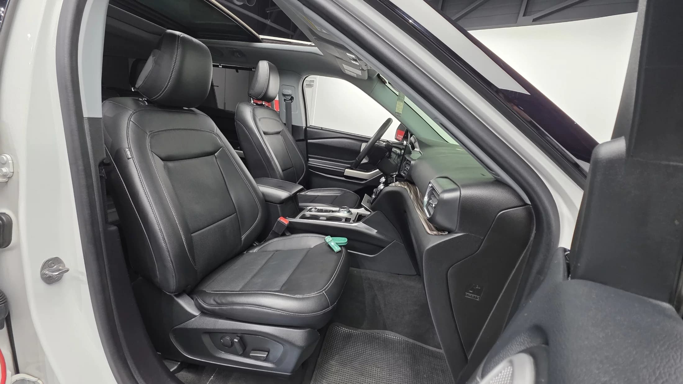 Ford EXPLORER 2.3 LimIted 4WD, 2022 г. 60741 км. — фото 10