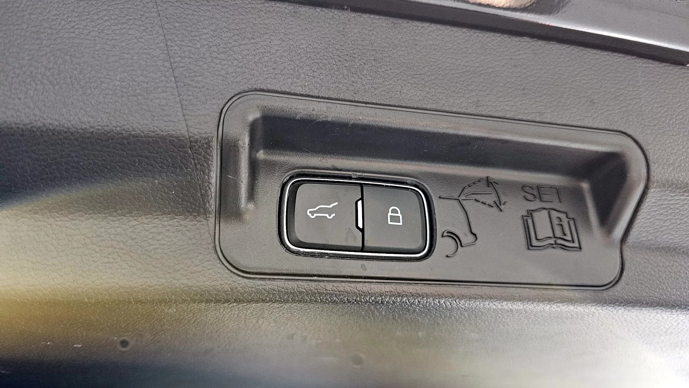 Ford EXPLORER 2.3 LimIted 4WD, 2021 г. 73119 км. — фото 18