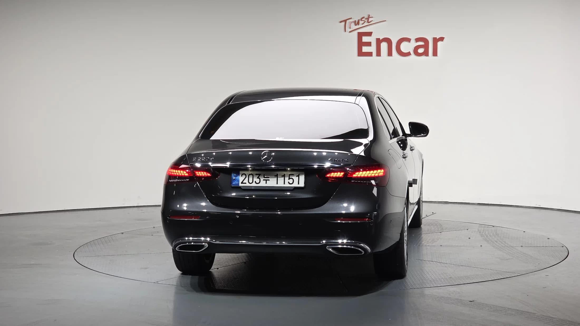 Mercedes-Benz E-Class E220d 4MATIC Exclusive, 2022 г. 67527 км. — фото 3