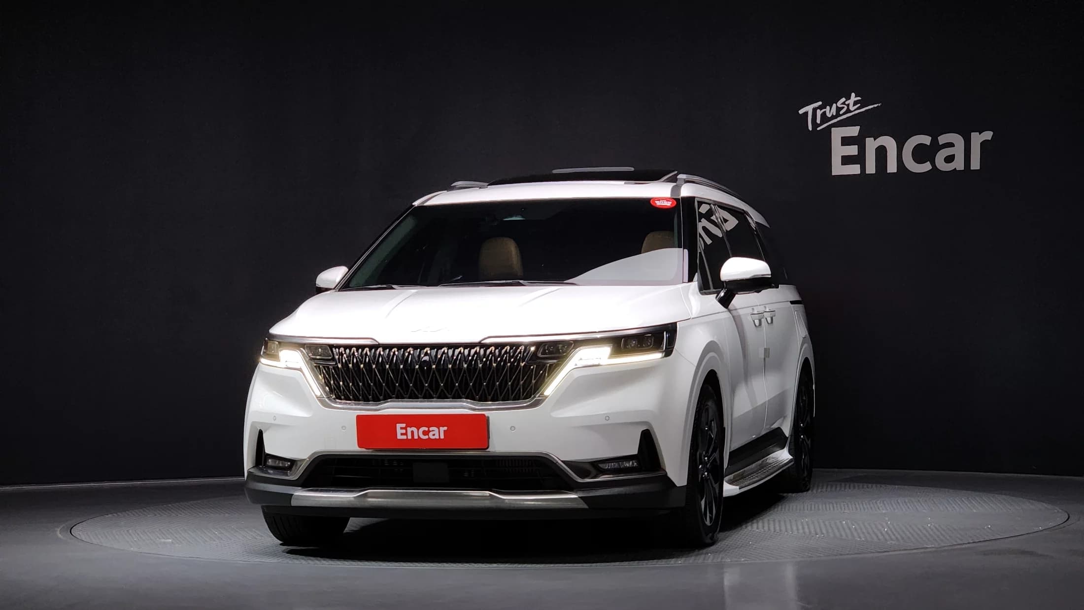 Kia Carnival 7-Seater Signature, 2022 г. 47172 км. — фото 3