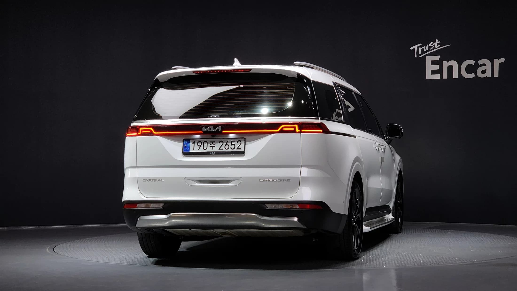 Kia Carnival 7-Seater Signature, 2022 г. 47172 км. — фото 4