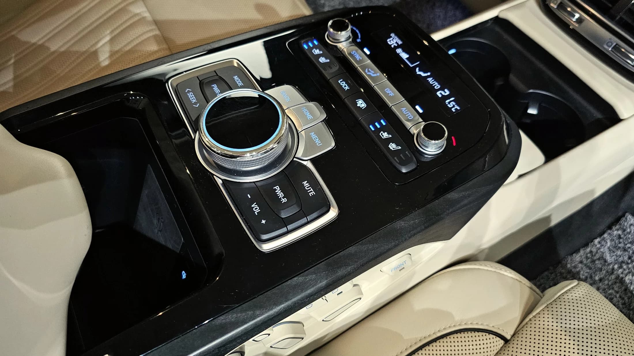 Genesis G90 5.0 AWD Prestige, 2021 г. 144764 км. — фото 18