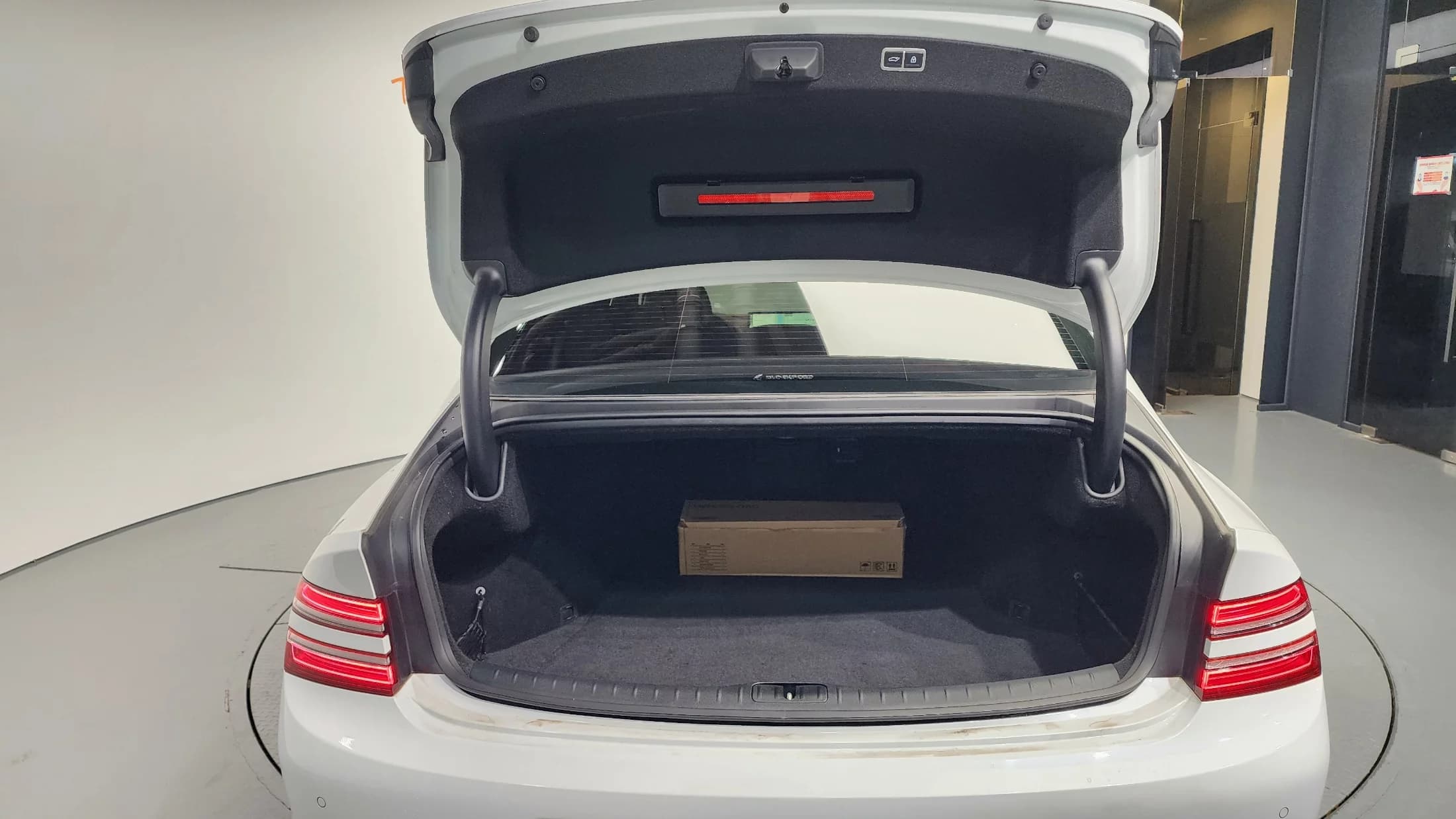 Genesis G80 Gasoline 2.5 Turbo AWD, 2021 г. 29028 км. — фото 20