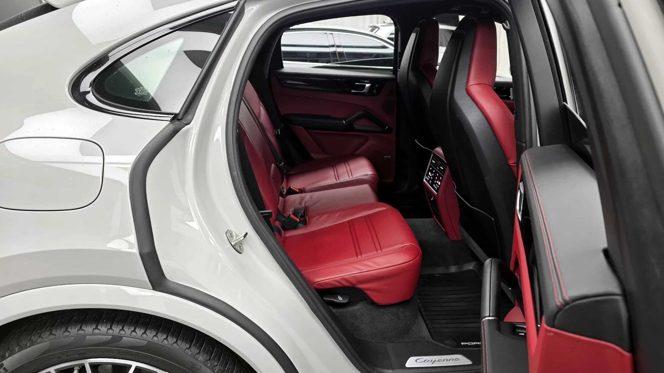 Porsche CAYENNE 3.0 Coupe, 2022 г. 80582 км. — фото 12