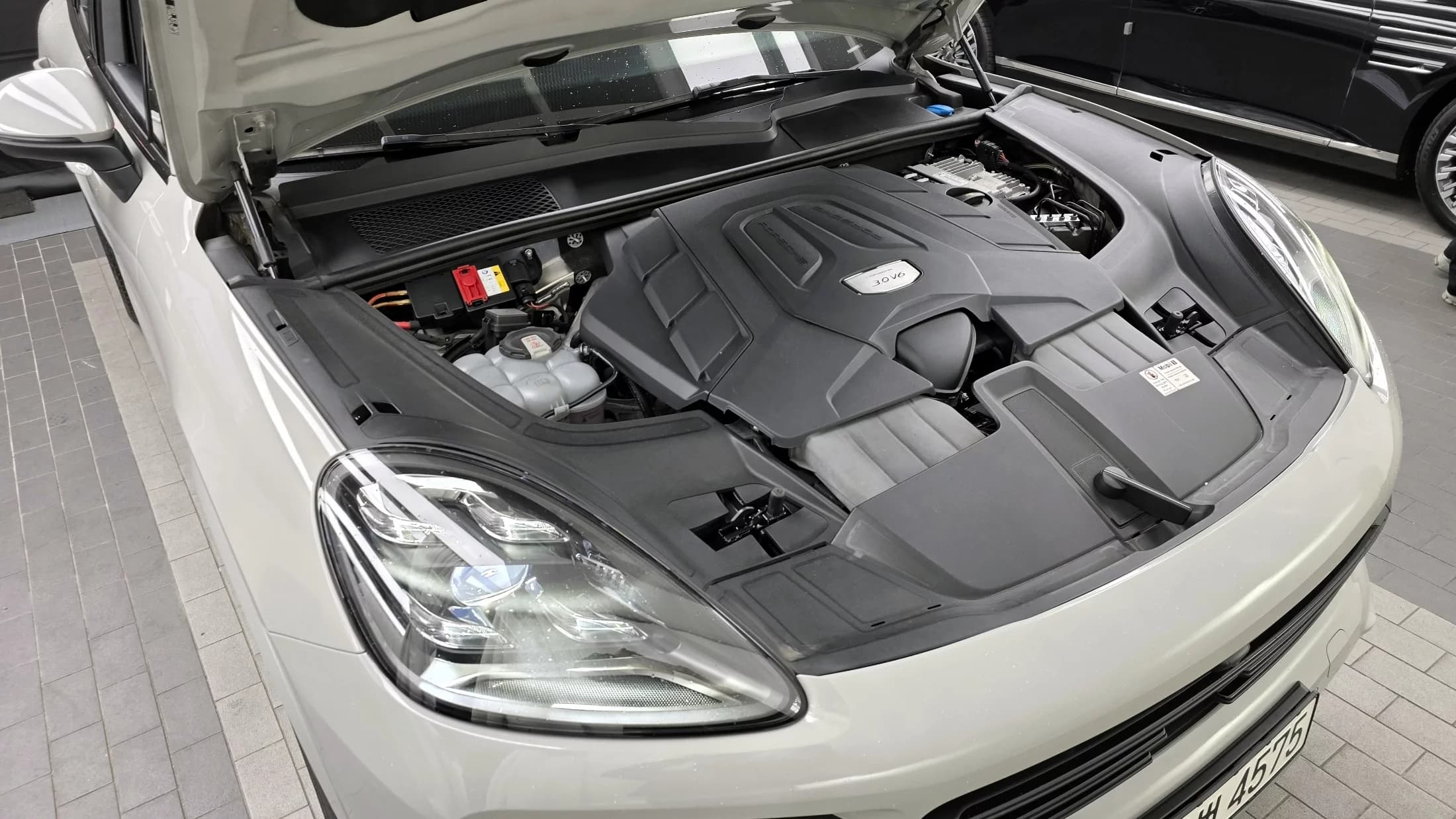 Porsche CAYENNE 3.0 Coupe, 2022 г. 80582 км. — фото 6