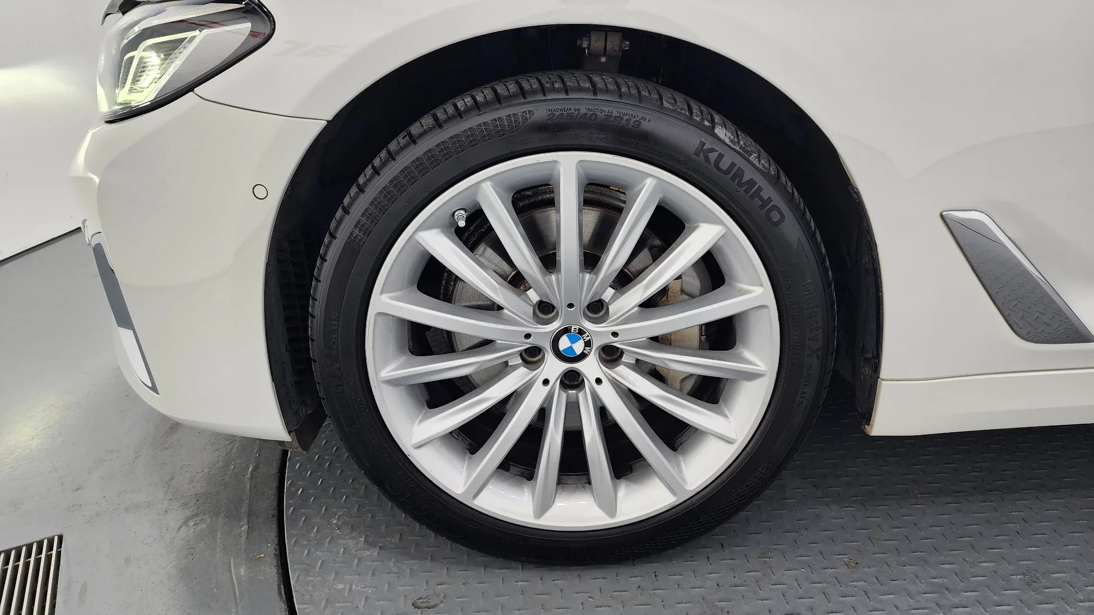 BMW 5-Series 530i xDrive Luxury, 2023 г. 63056 км. — фото 5