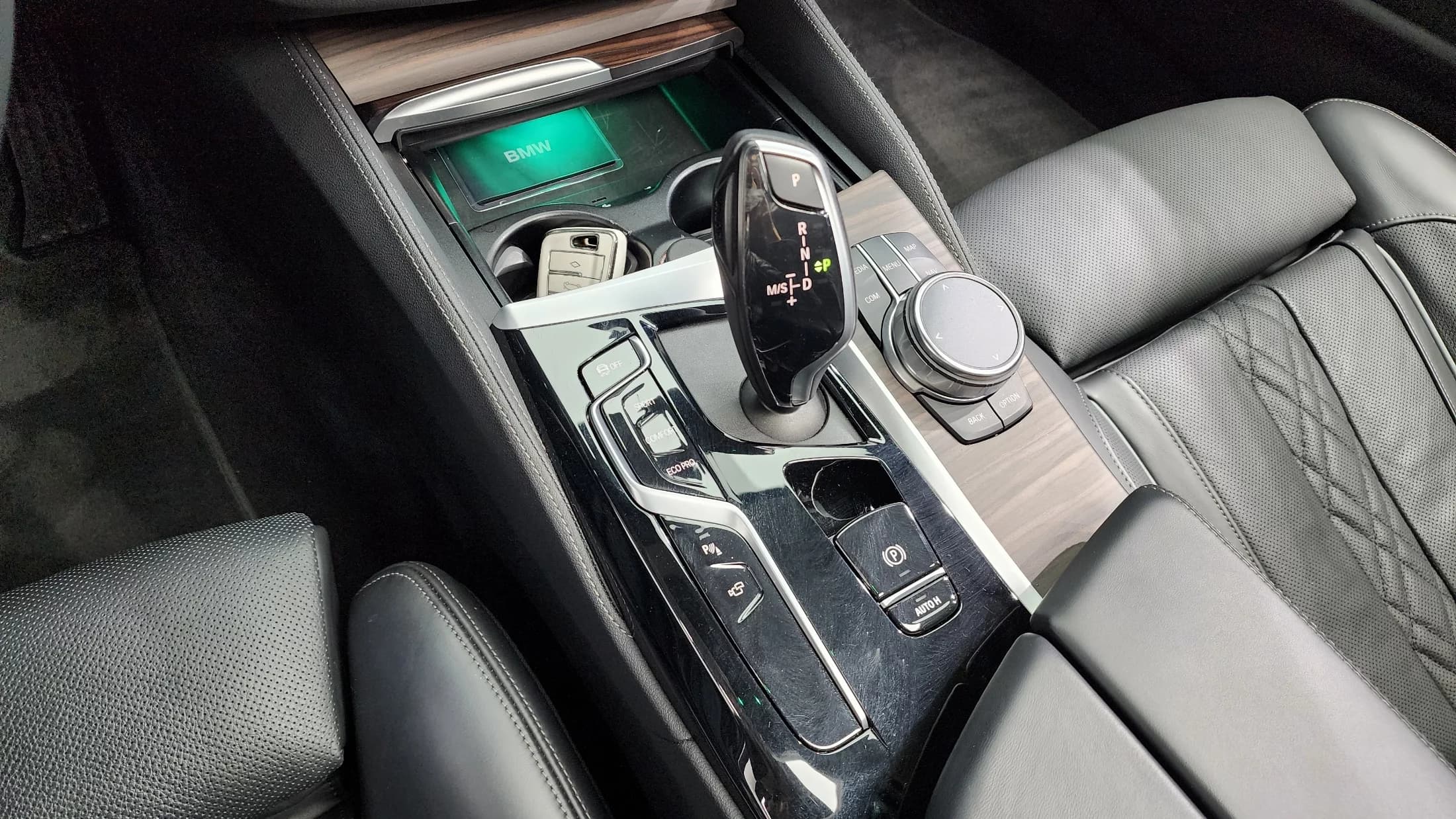 BMW 5-Series 530i xDrive Luxury, 2023 г. 63056 км. — фото 9