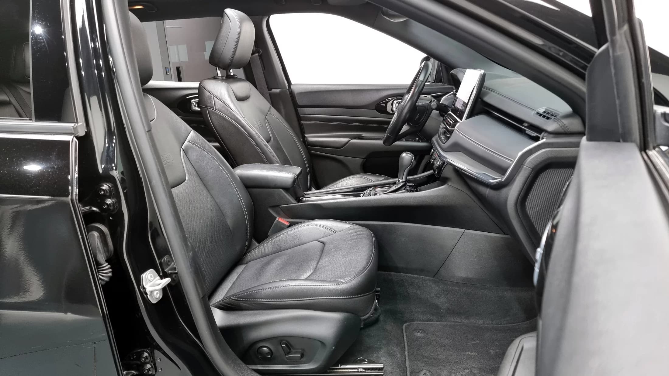 Jeep COMPASS S2.4 AWD, 2022 г. 68634 км. — фото 11