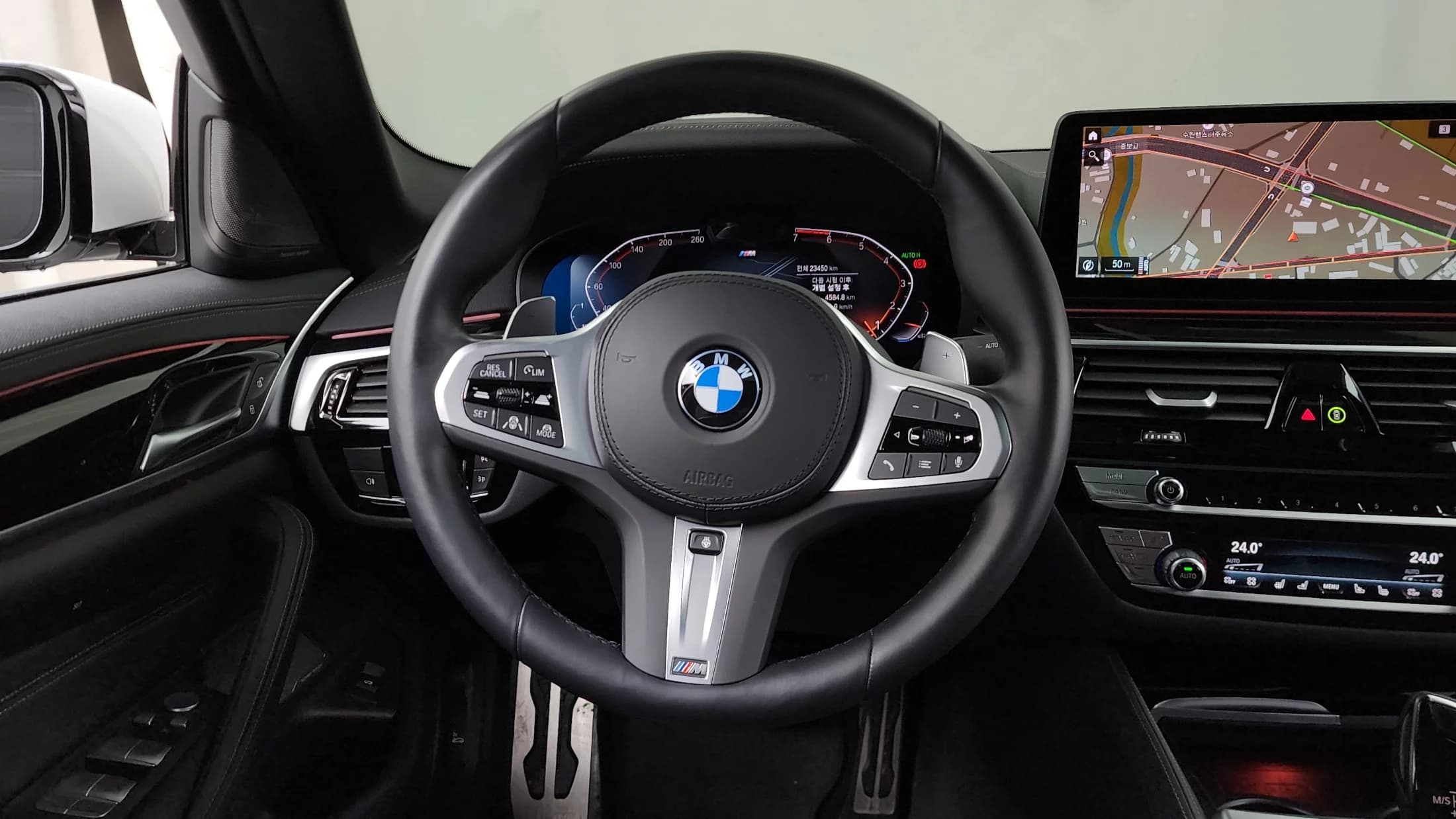 BMW 5-Series 530i M Sport Package, 2022 г. 23494 км. — фото 13