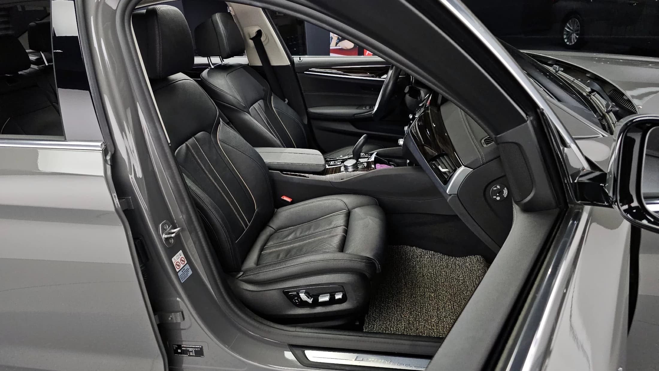 BMW 5-Series 520i Luxury, 2021 г. 47702 км. — фото 12