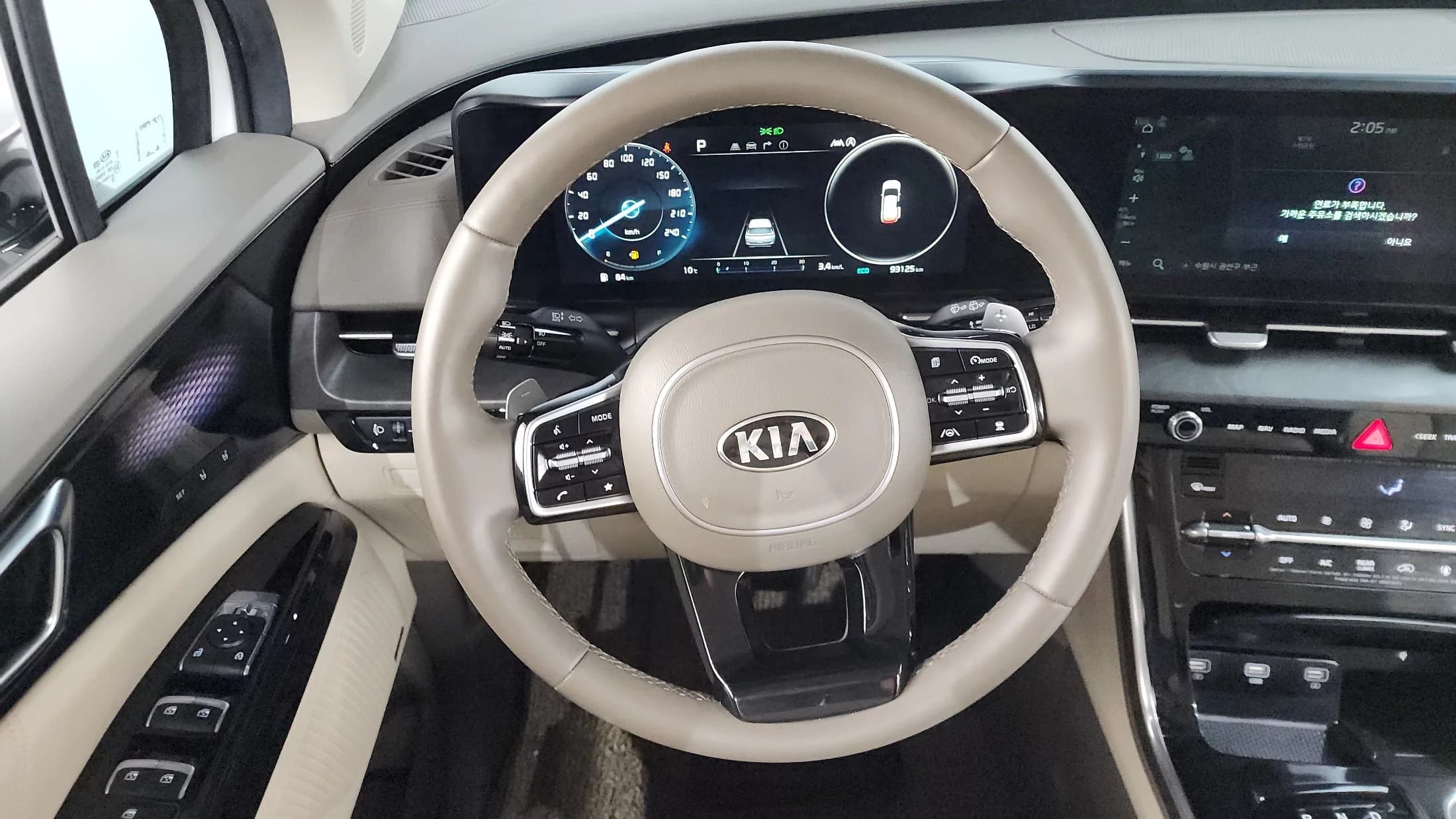 Kia Carnival 9-Seater Signature, 2021 г. 93234 км. — фото 13