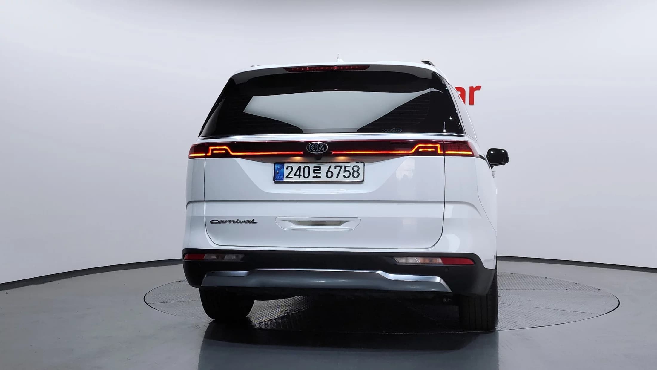 Kia Carnival 9-Seater Signature, 2021 г. 93234 км. — фото 4