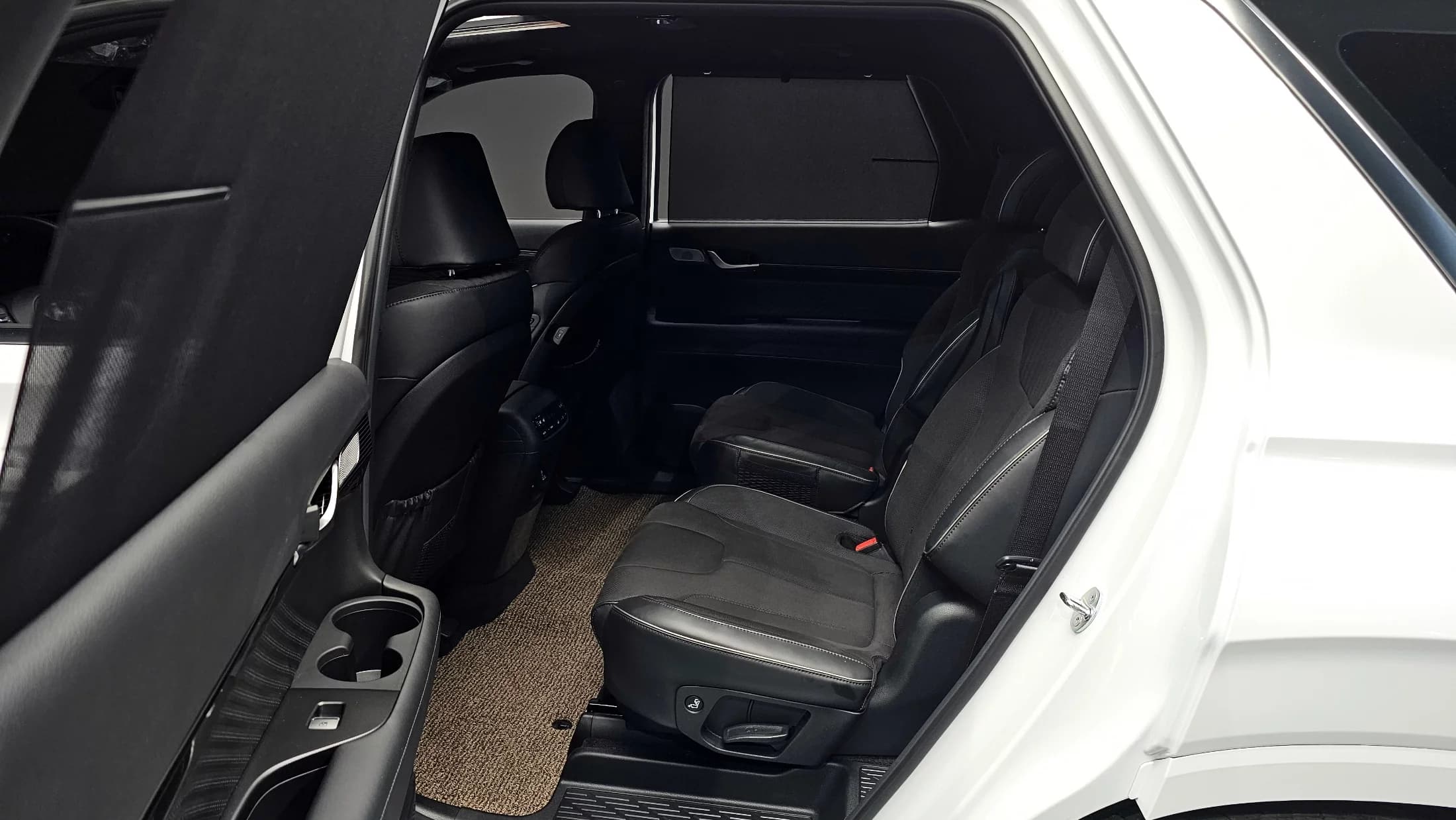 Hyundai Palisade Diesel 2.2 4WD Calligraphy Black Edition, 2023 г. 42085 км. — фото 11