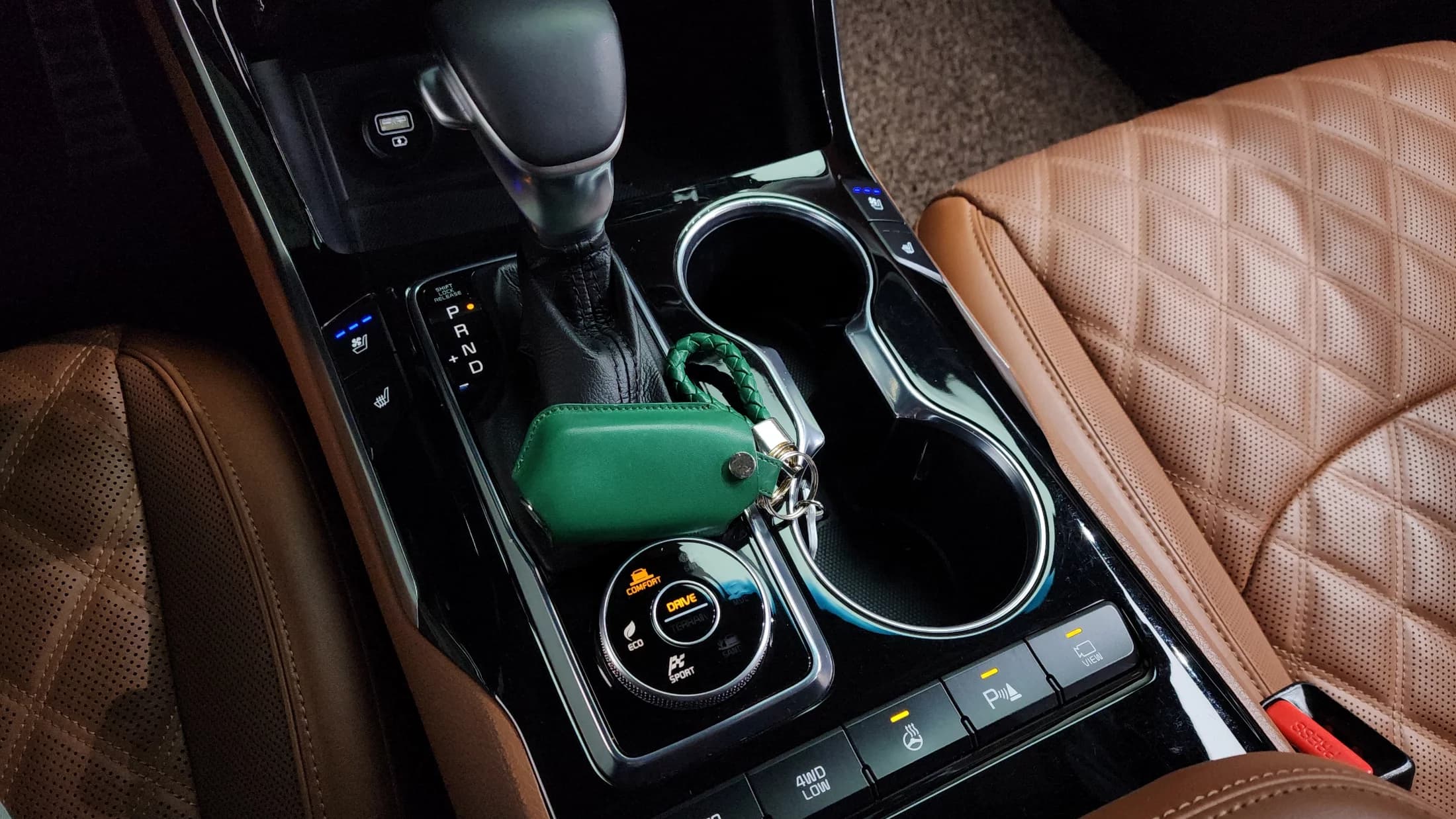 Kia Mohave Diesel 3.0 4WD 5-Seater Masters, 2022 г. 69580 км. — фото 9