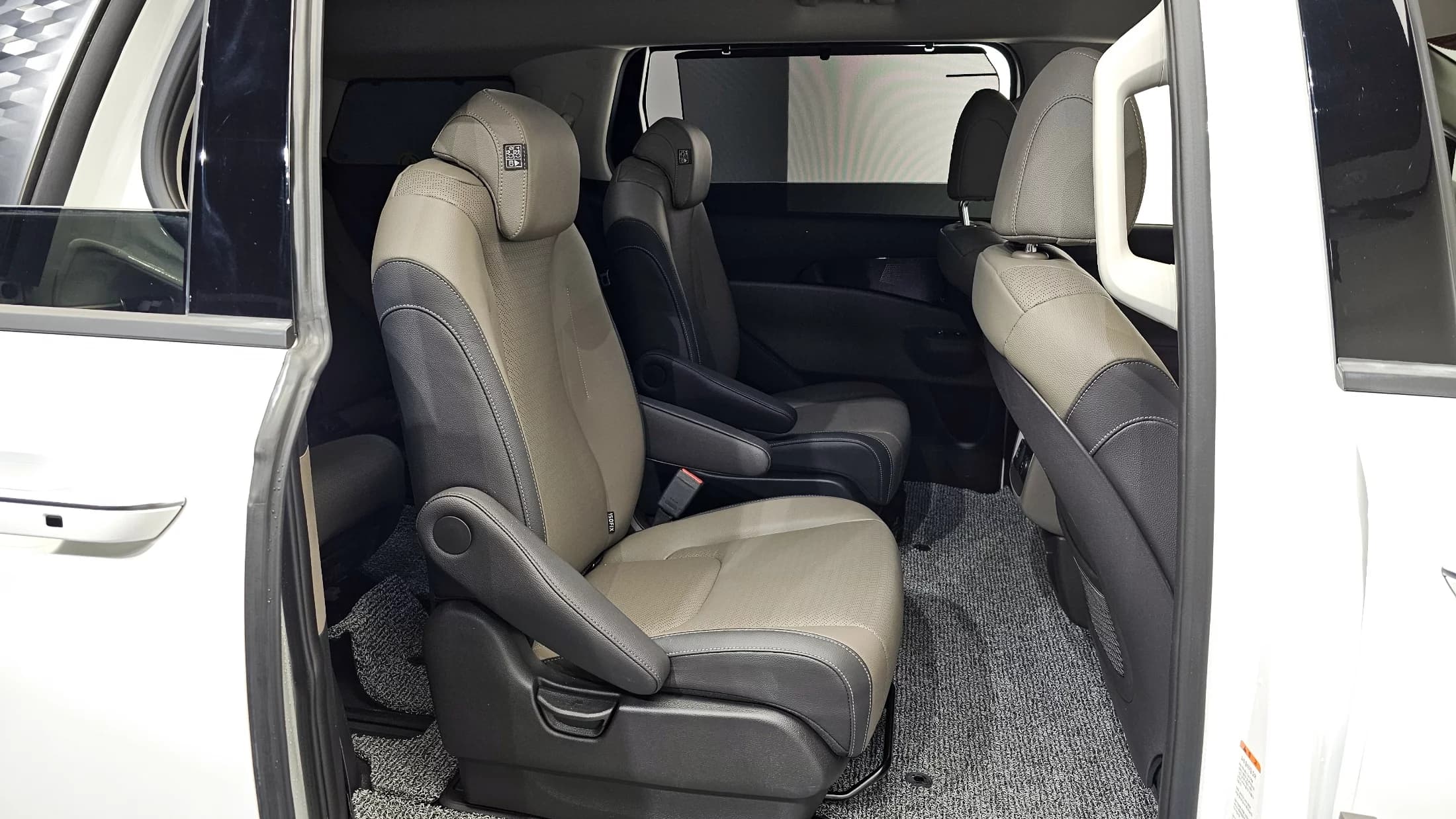 Kia Carnival 9-Seater Signature, 2025 г. 20777 км. — фото 11