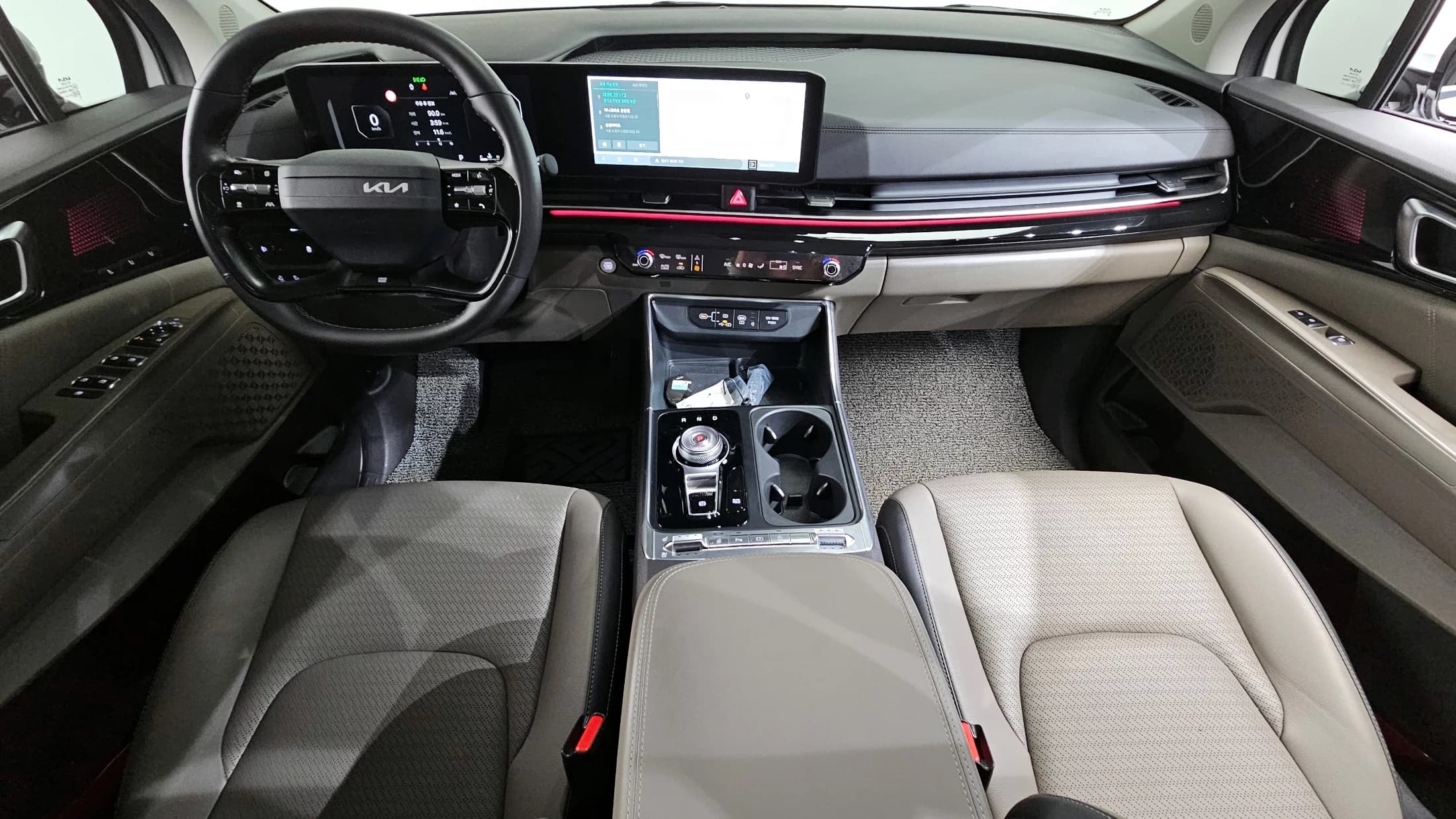 Kia Carnival 9-Seater Signature, 2025 г. 20777 км. — фото 6
