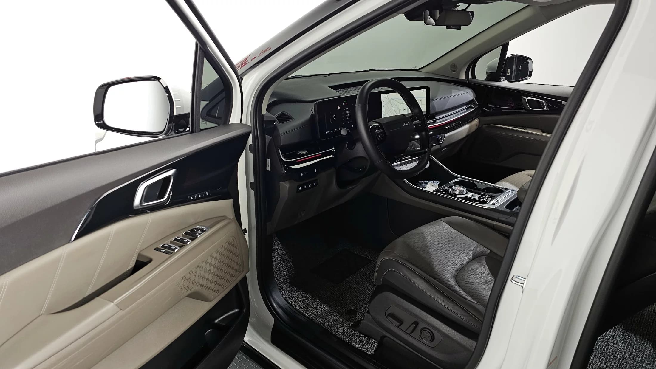 Kia Carnival 9-Seater Signature, 2025 г. 20777 км. — фото 9