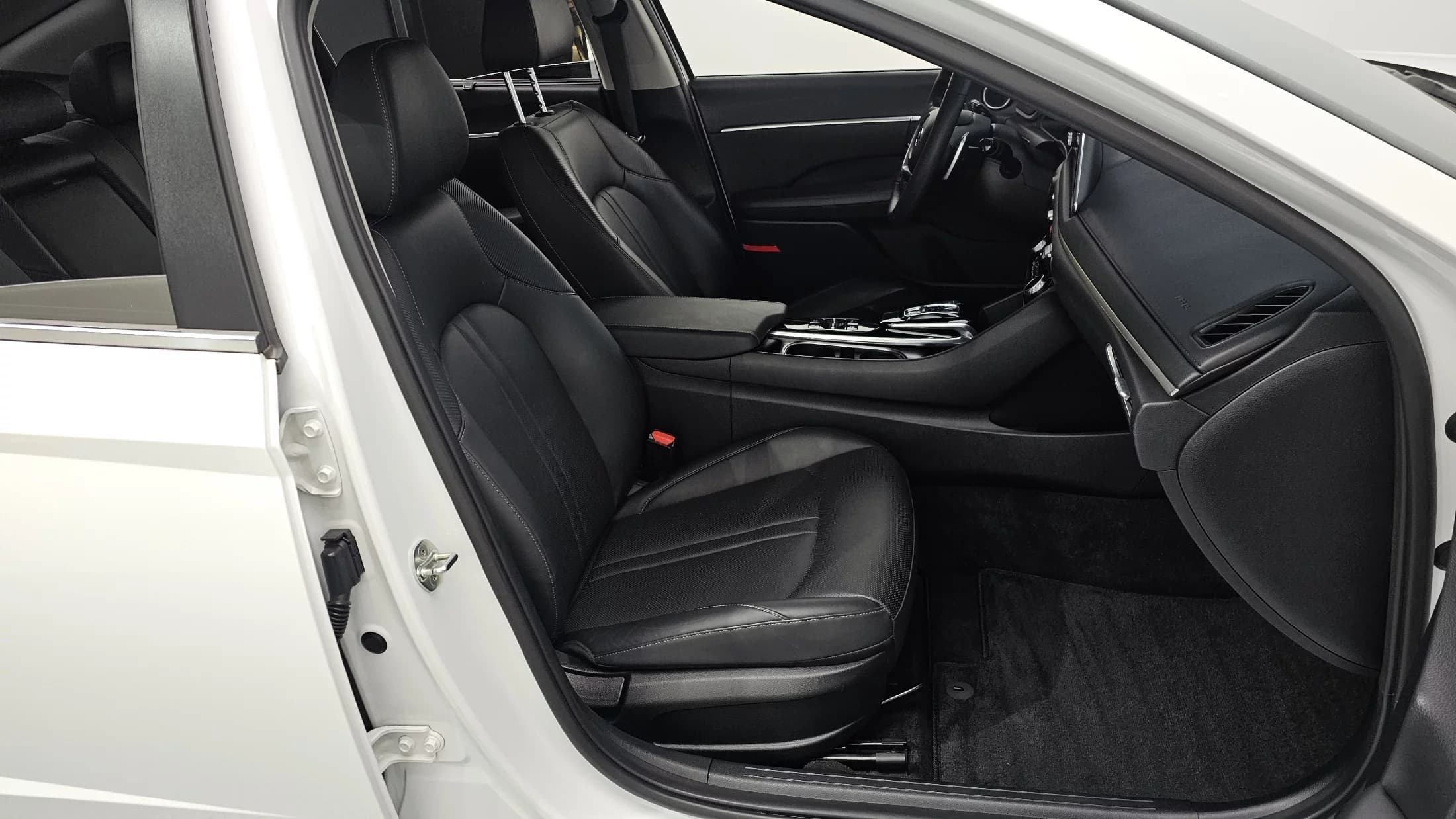 Hyundai Sonata 2.0 Premium Family, 2021 г. 33157 км. — фото 10