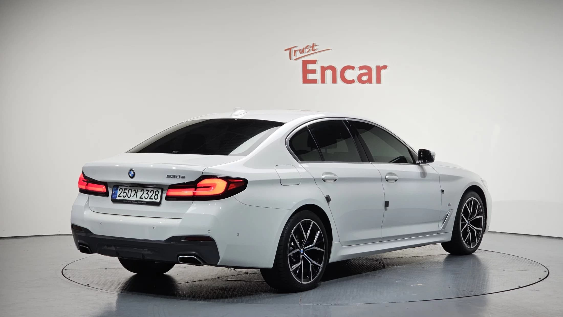 BMW 5-Series 530e M Sport, гибрид, 2021 г. 50058 км.