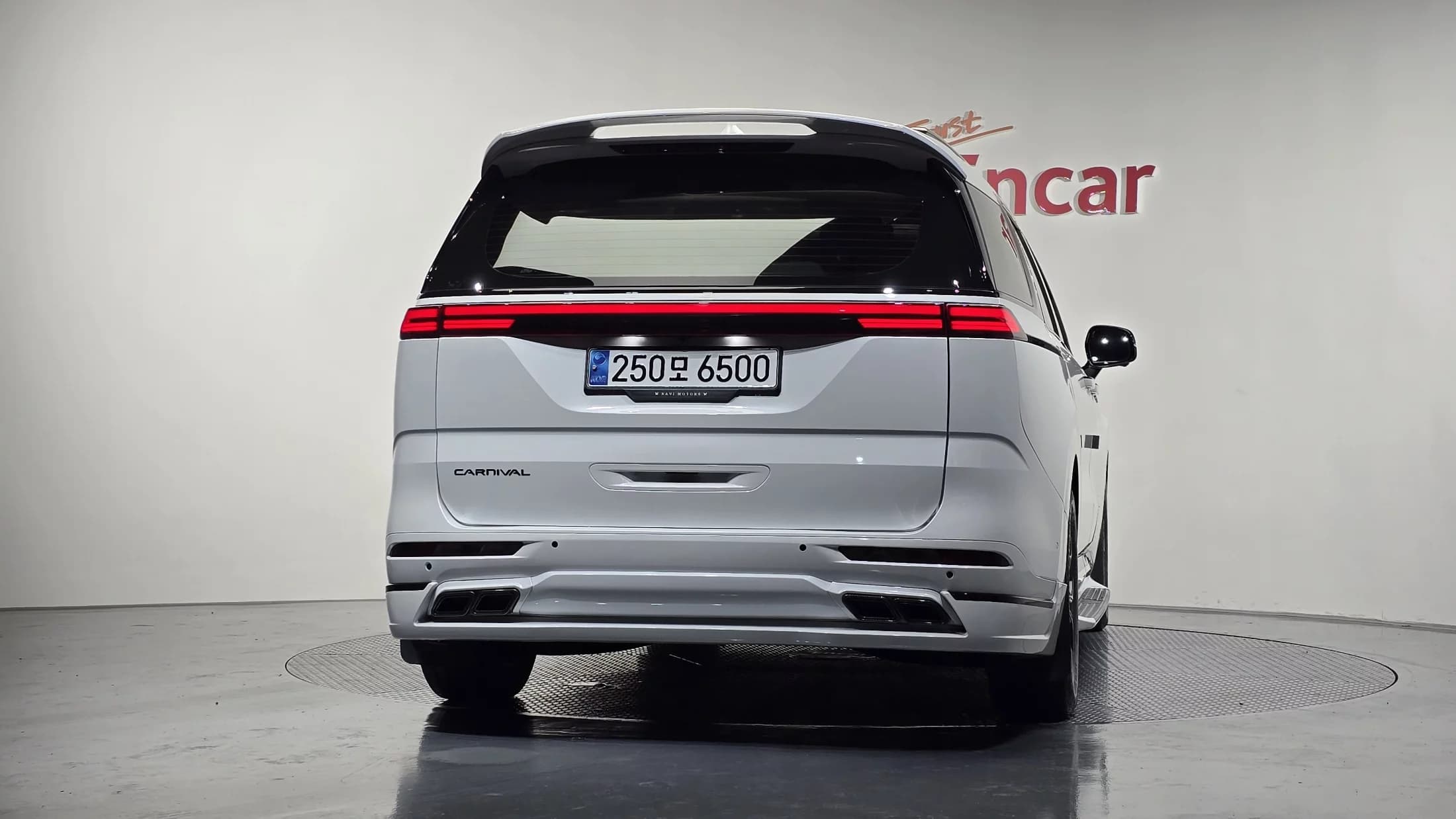 Kia Carnival Gasoline 9-Seater Signature, 2023 г. 45205 км. — фото 4