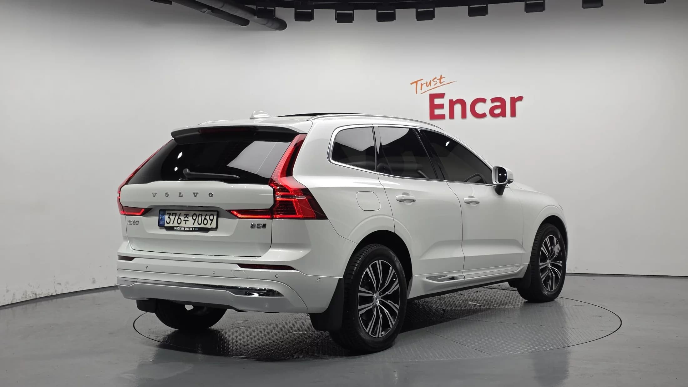 Volvo XC60 B5 Inscription, 2022 г. 25681 км. — фото 2