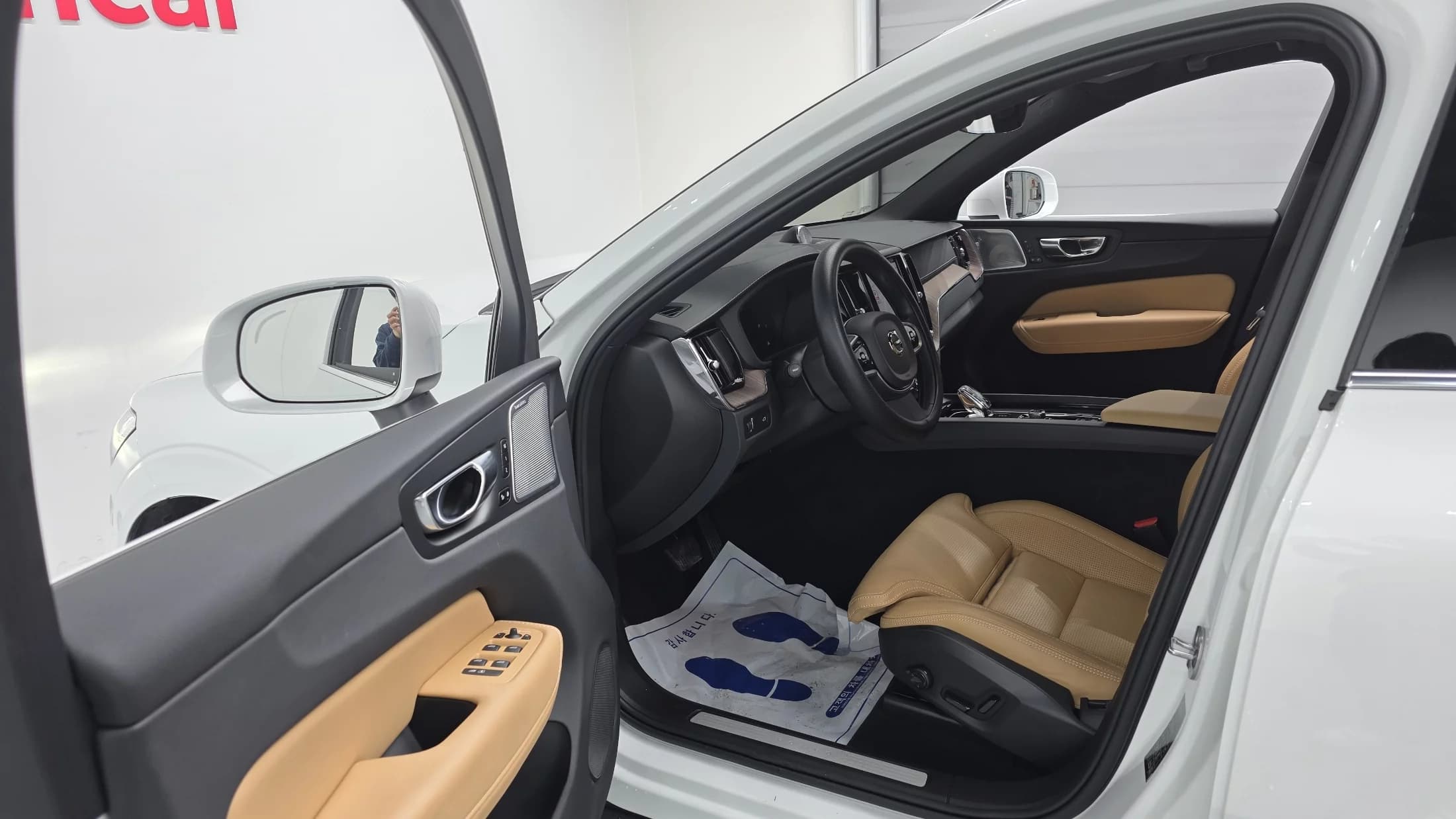 Volvo XC60 B5 Inscription, 2022 г. 25681 км. — фото 11