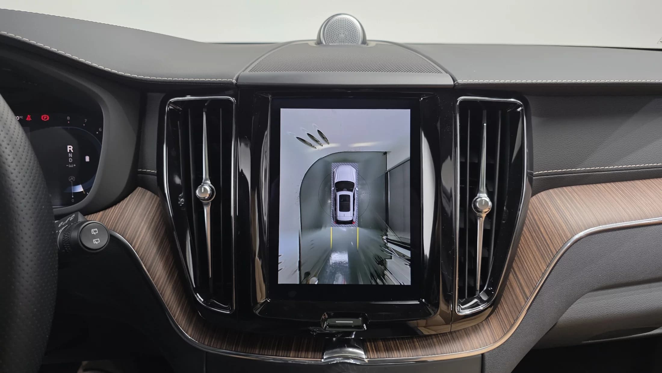 Volvo XC60 B5 Inscription, 2022 г. 25681 км. — фото 14