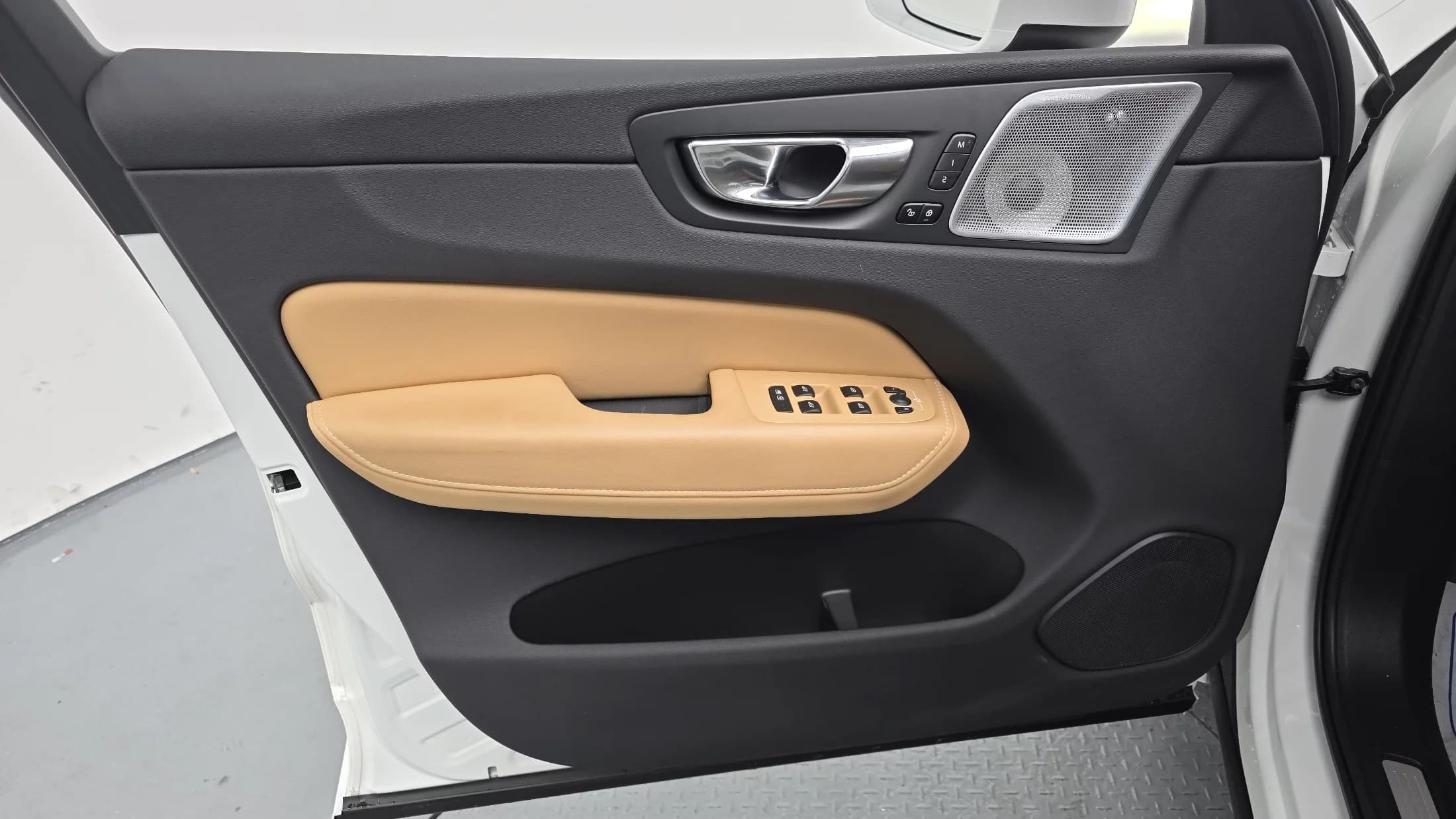 Volvo XC60 B5 Inscription, 2022 г. 25681 км. — фото 18