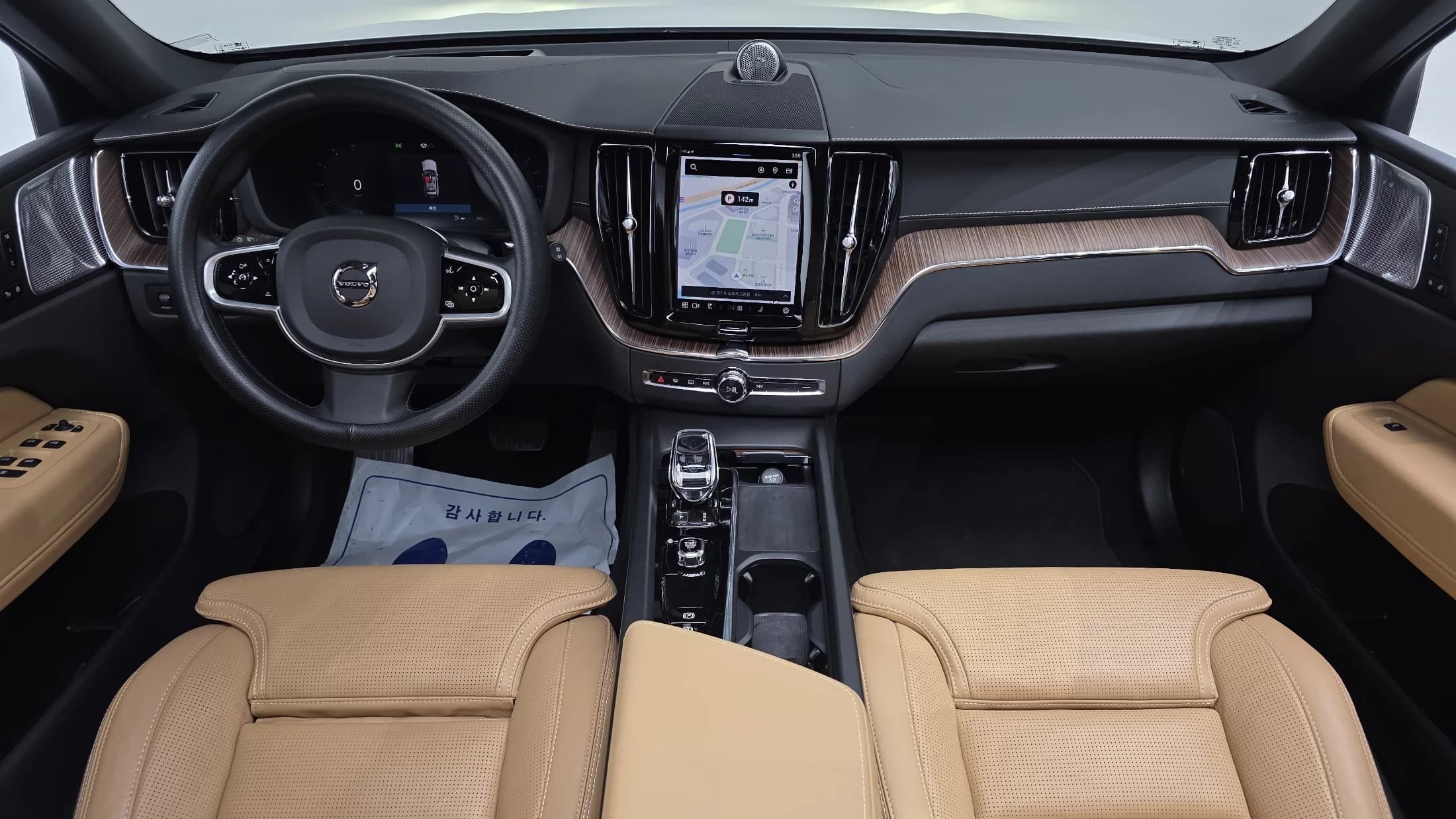 Volvo XC60 B5 Inscription, 2022 г. 25681 км. — фото 7