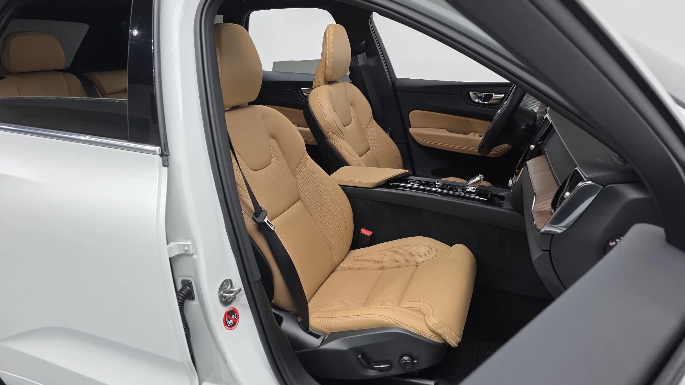 Volvo XC60 B5 Inscription, 2022 г. 25681 км. — фото 10