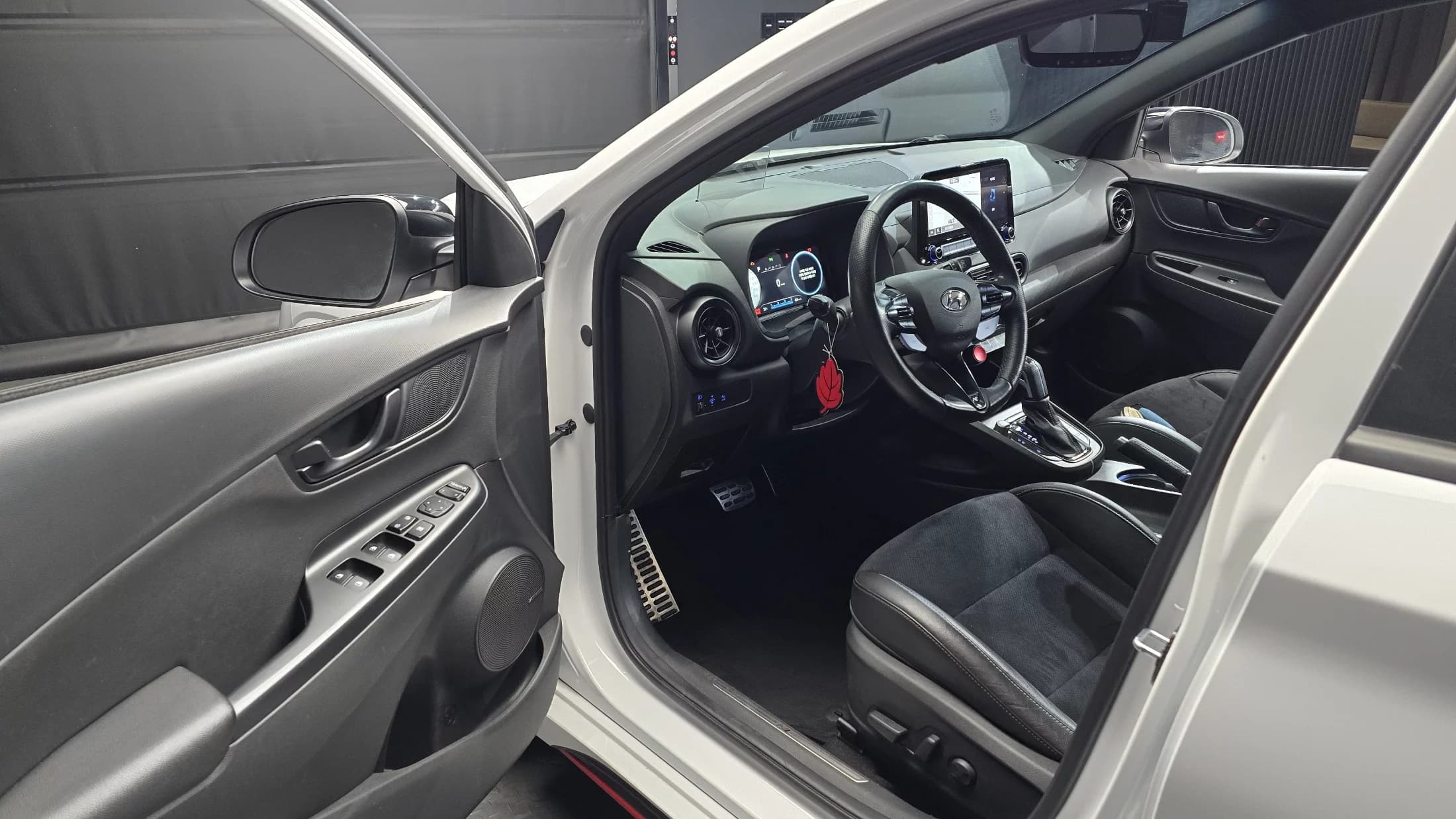 Hyundai Kona Gasoline 2.0 2WD 2.0 N, 2021 г. 103880 км. — фото 11