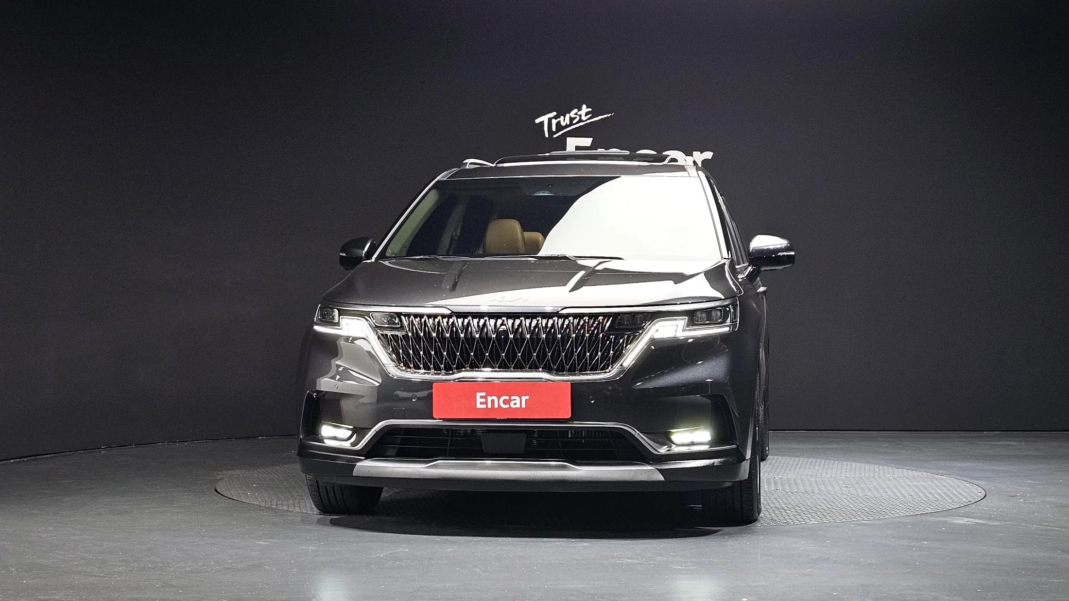 Kia Carnival 9-Seater Signature, 2023 г. 61699 км. — фото 3