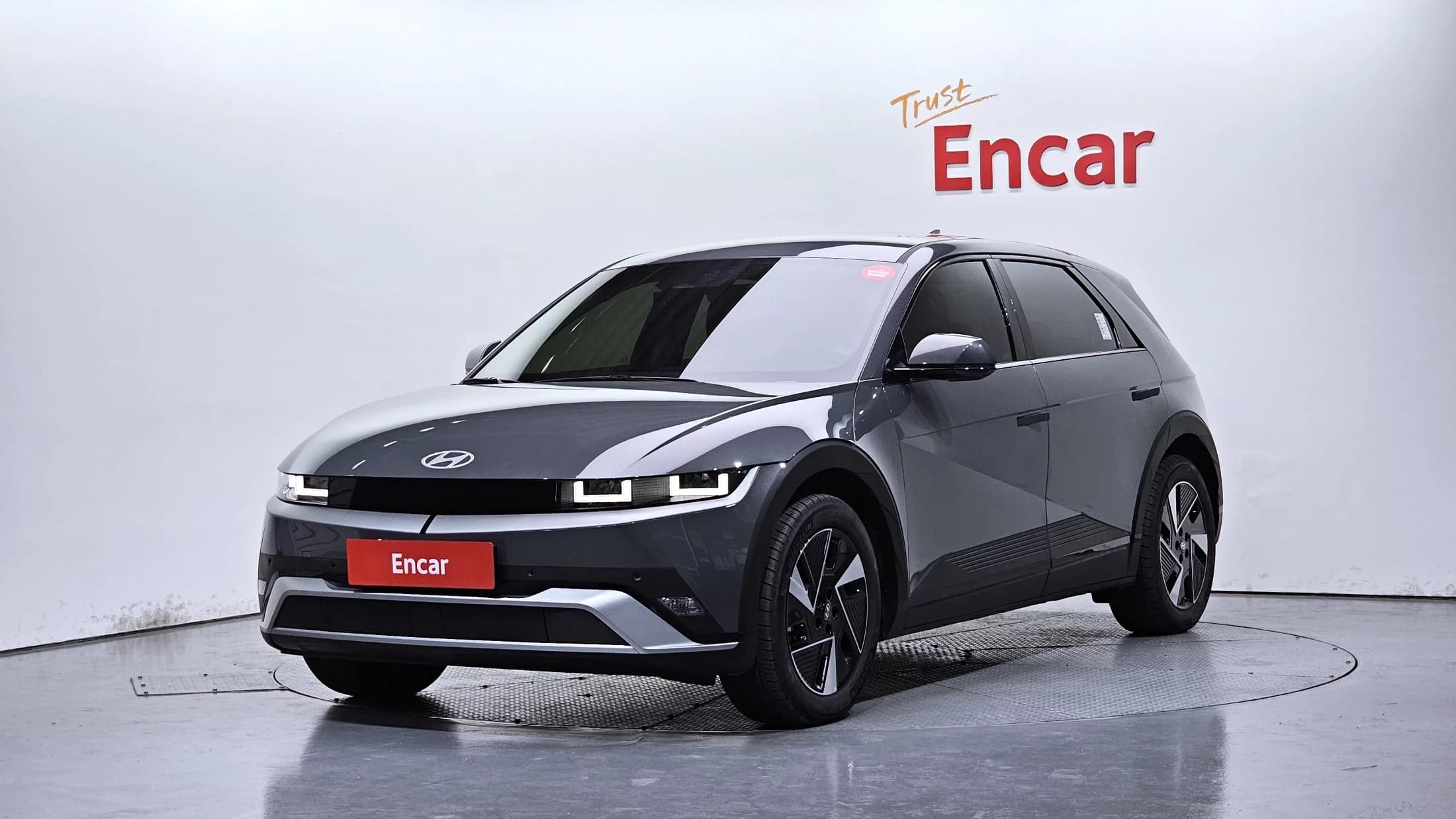 Hyundai Ioniq 5 Standard Exclusive, электромобиль, 2025 г. 5511 км.