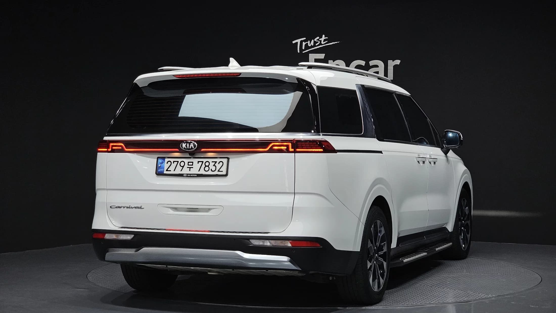 Kia Carnival 9-Seater Signature, 2021 г. 59341 км. — фото 2