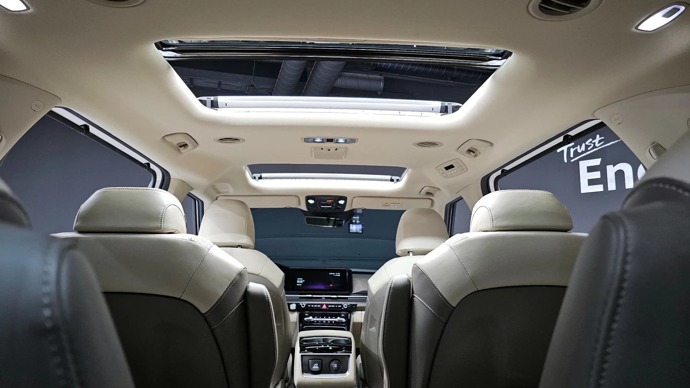 Kia Carnival 9-Seater Signature, 2021 г. 59341 км. — фото 19